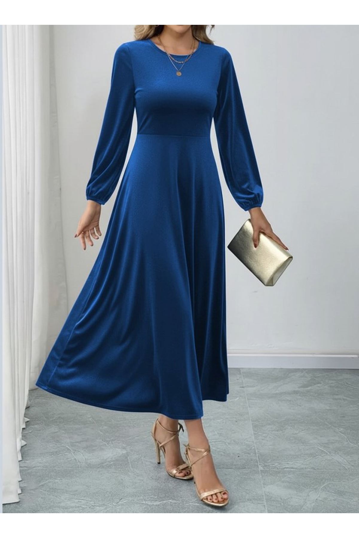 Kadın Uzun Kollu Bisiklet Yaka Midi Kadife Mavi Elbise