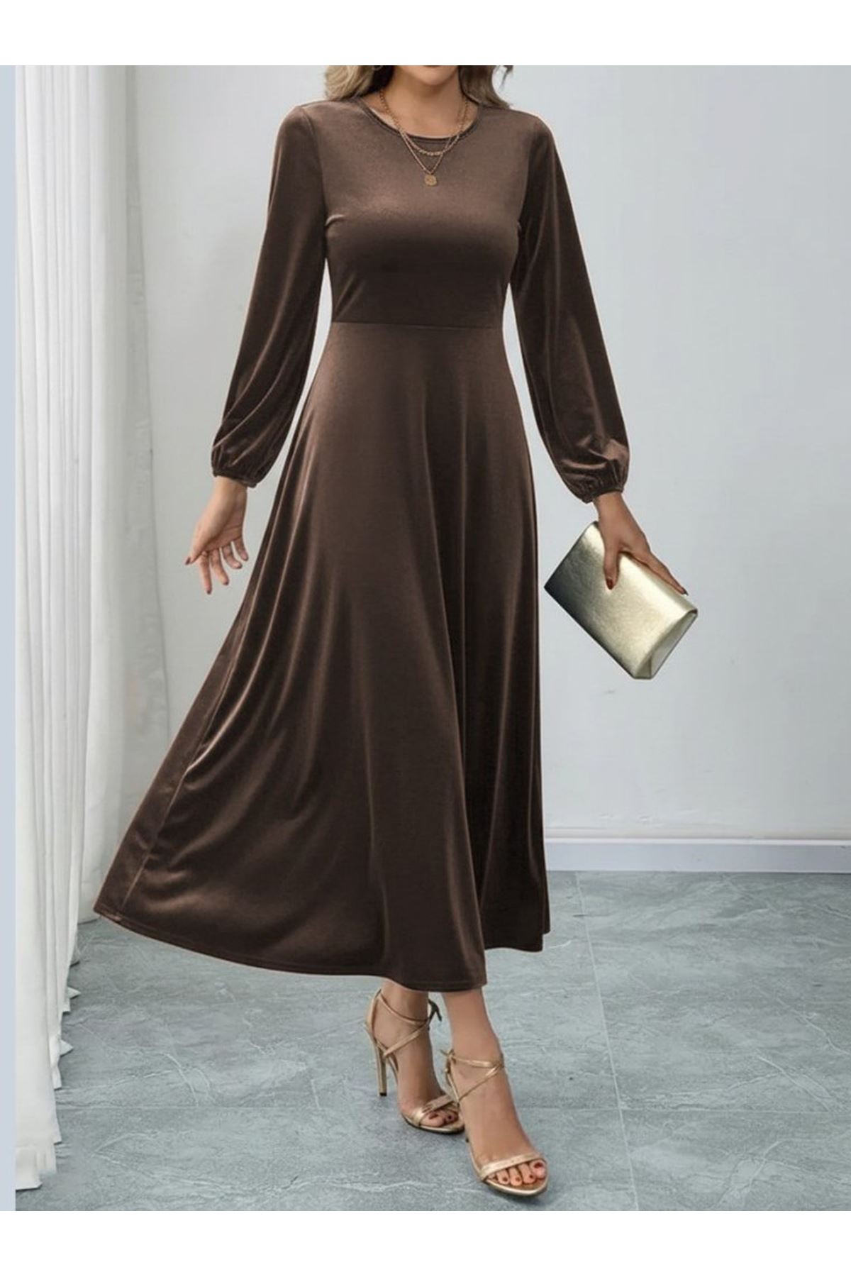 Kadın Uzun Kollu Bisiklet Yaka Midi Kadife Elbise