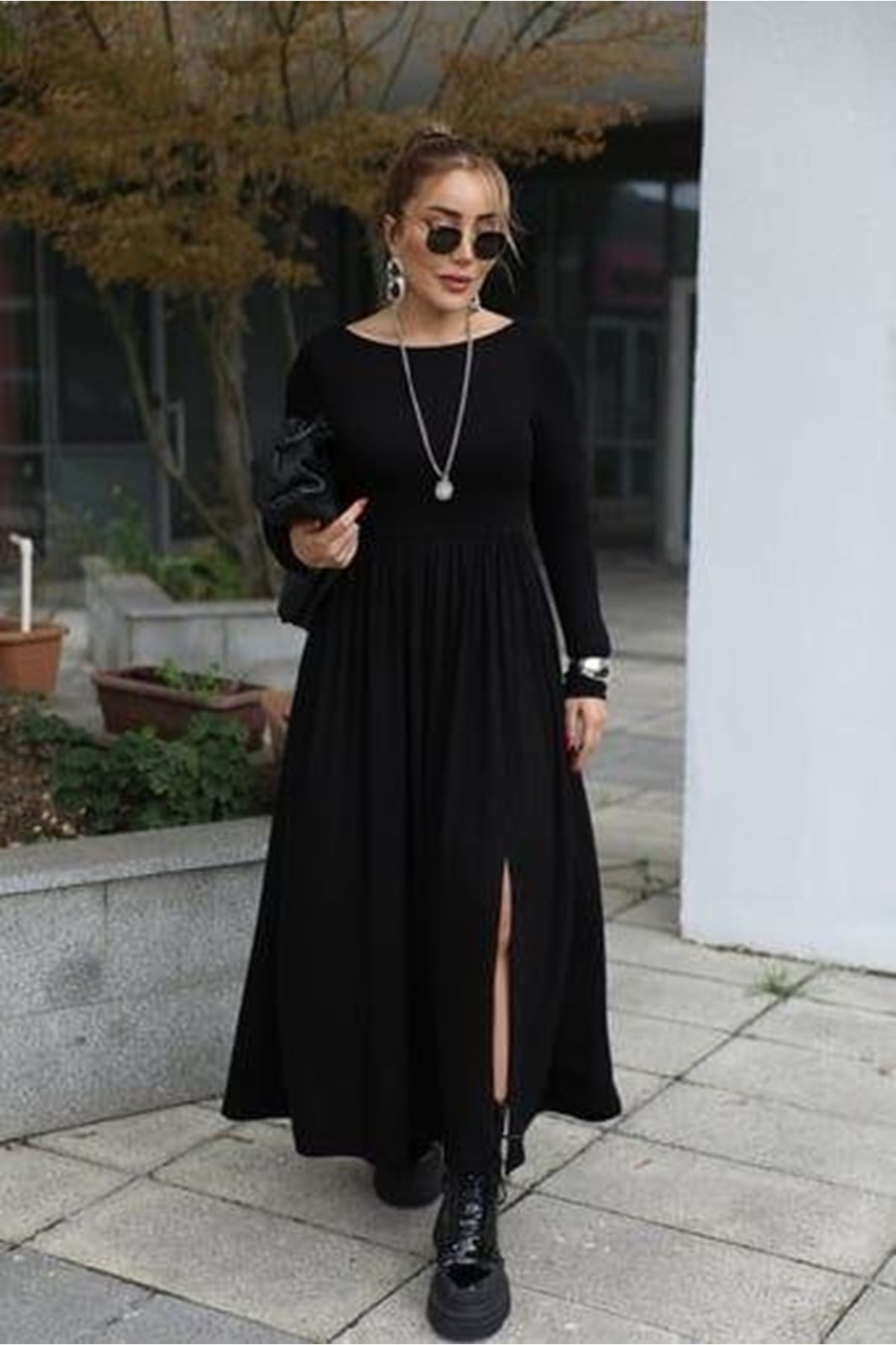 Kadın Kayık Yaka Sırt Dekoltesi Ve Yırtmaç Detay Maxi Boy Elbise