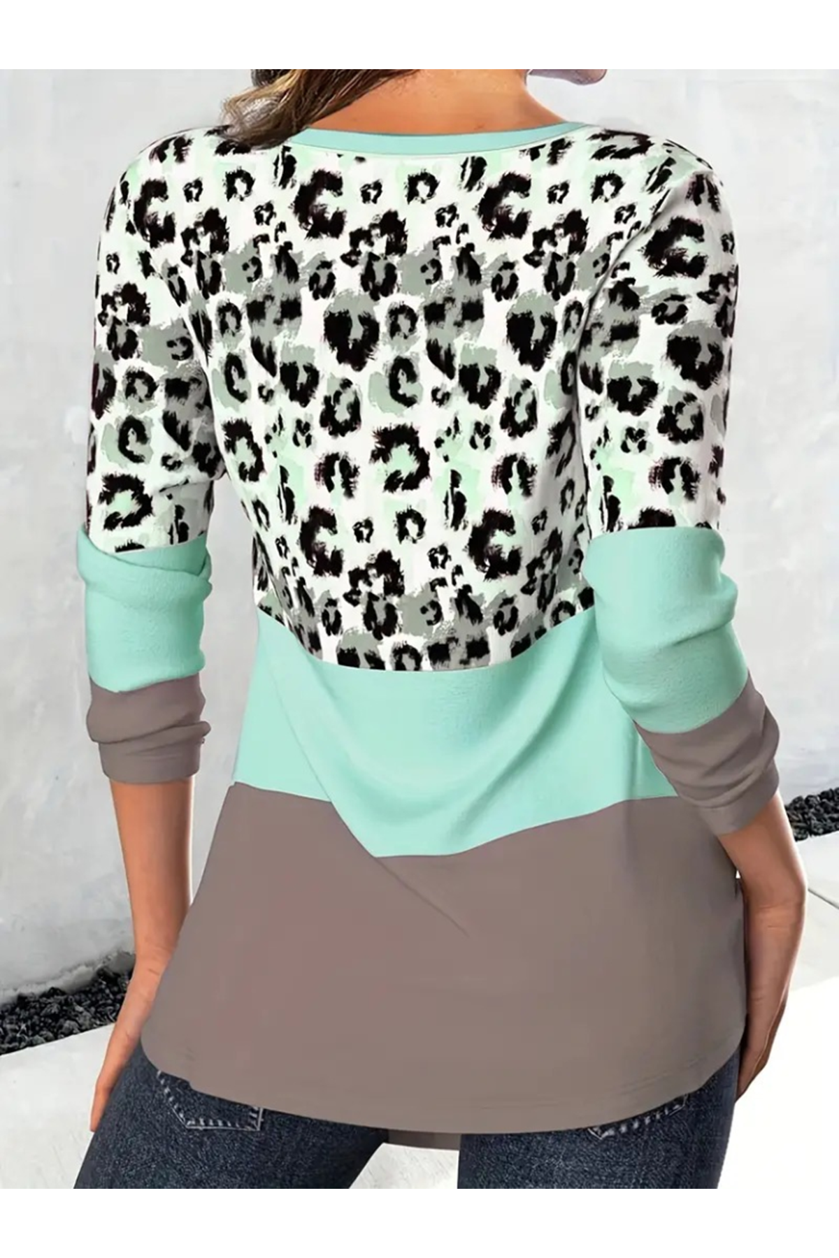 Kadın Uzun Kollu V Yakalı Leopar Baskılı şardonlu Dalgıç Bluz