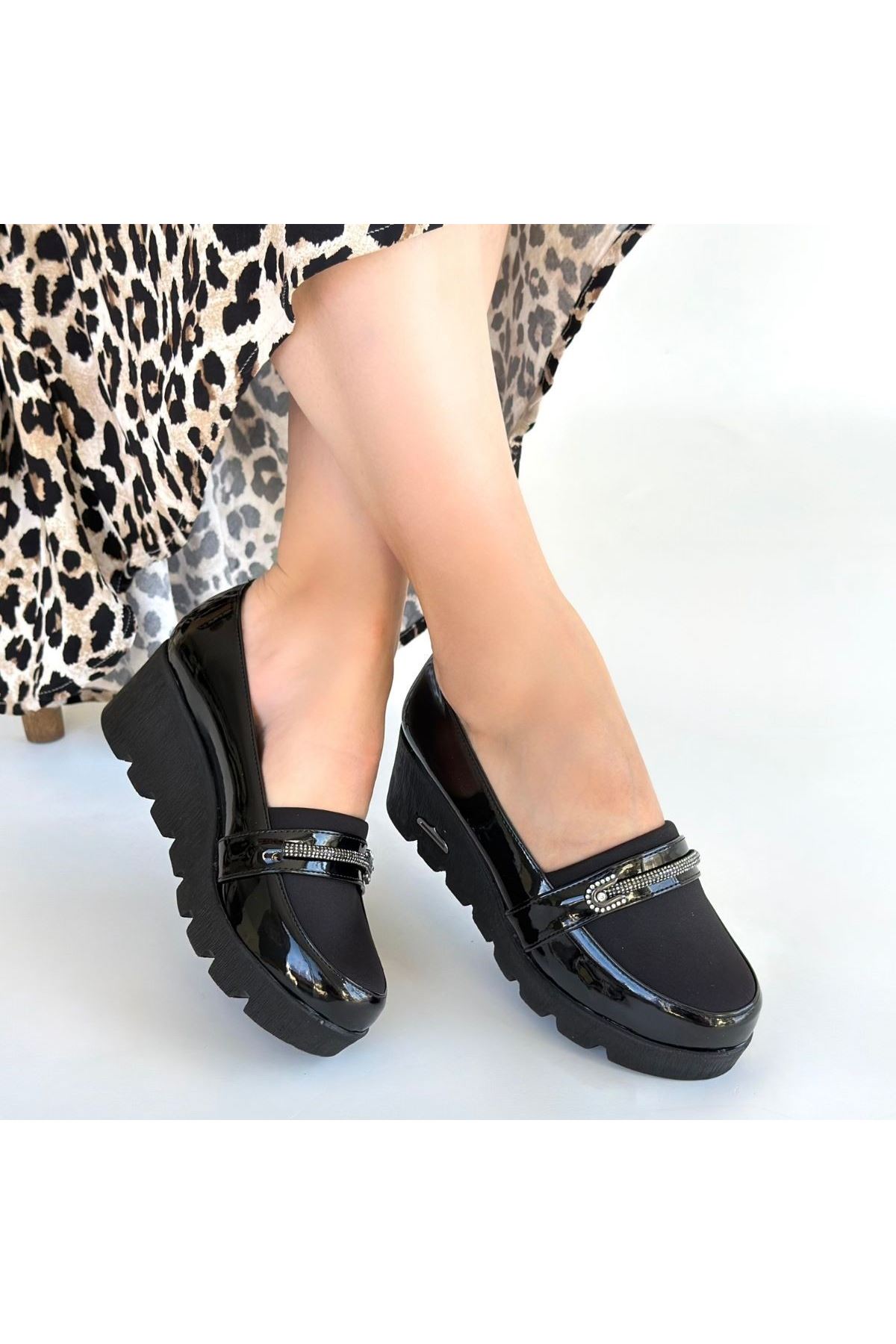 Kear Siyah Rugan Dolgu Topuk Ayakkabı