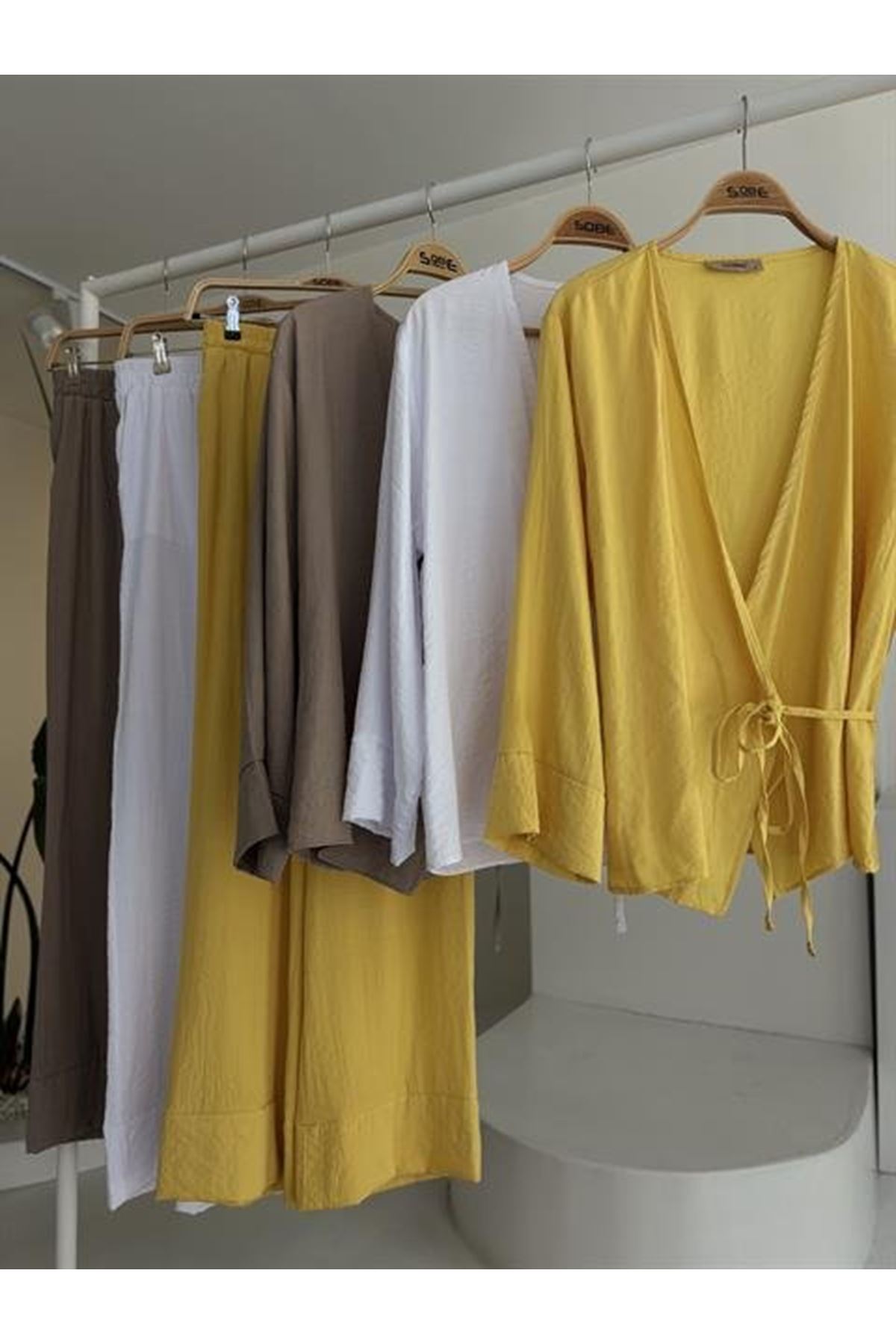 Kruvaze Model Klasik Pantolonlu Çupra Keten Takım 10191