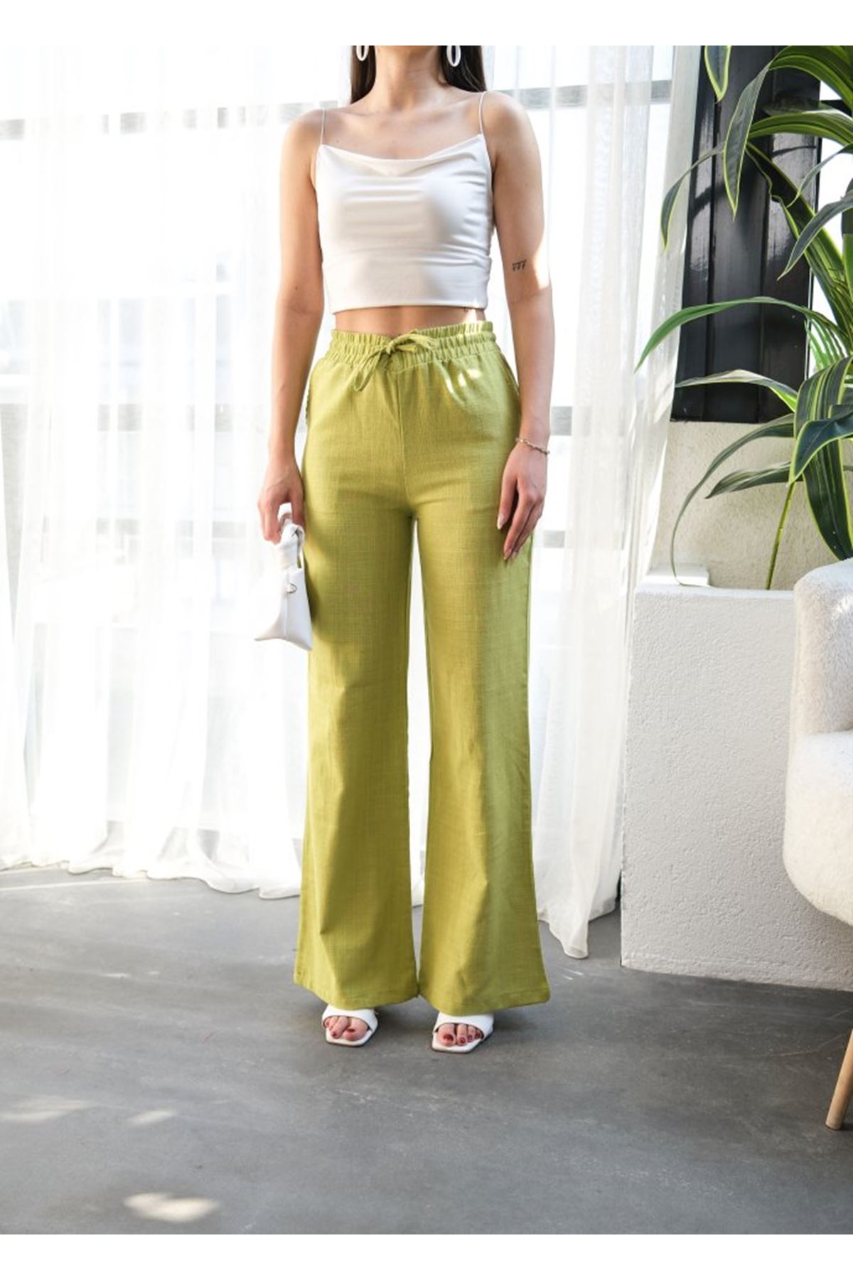 Beli̇ Lasti̇kli̇ Ve Bağcikli Keten Pantolon