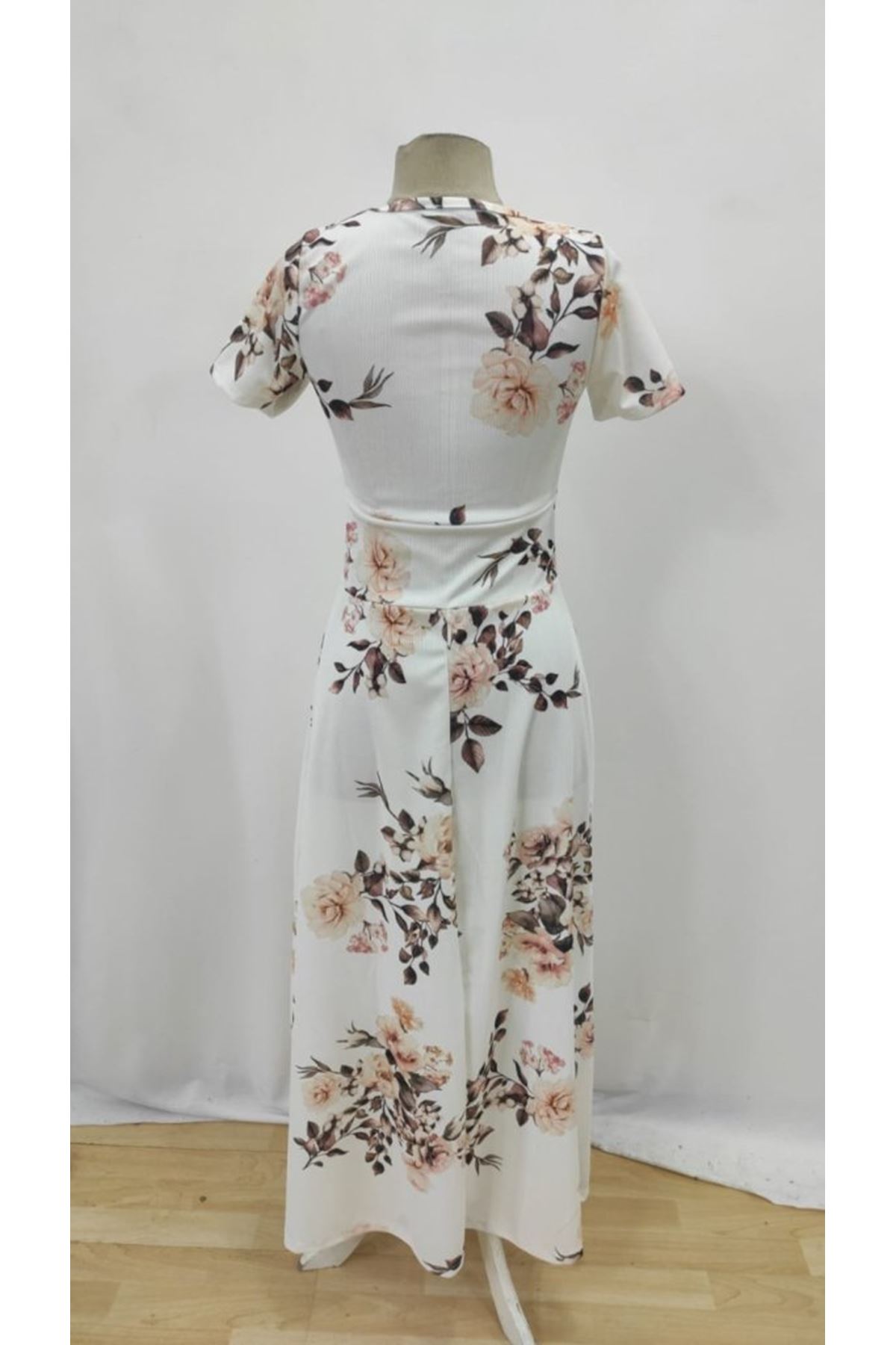 Kadın Kısa Kollu Bisiklet Yaka Puantiyeli Maksi örme Krep Elbise