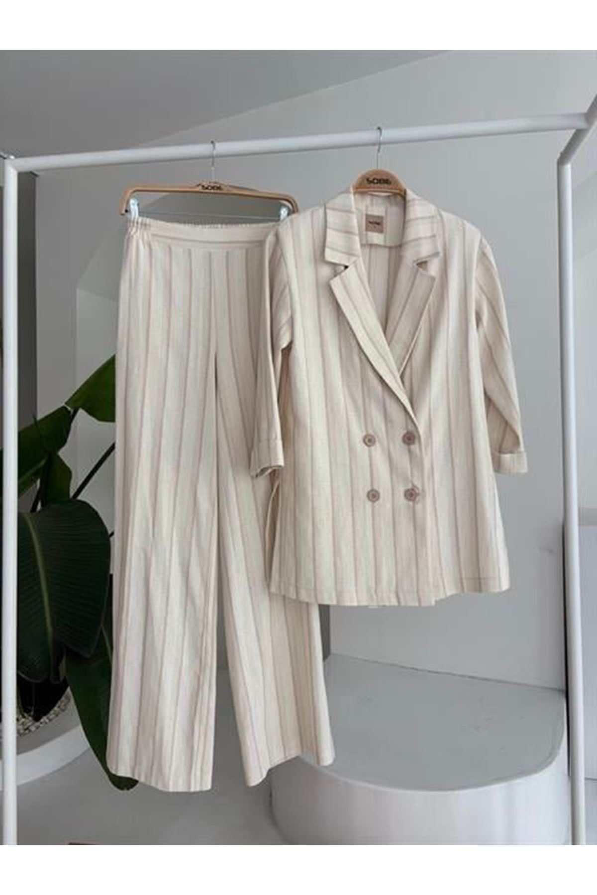 Blazer Ceketli Çizgili Keten Takım 10186