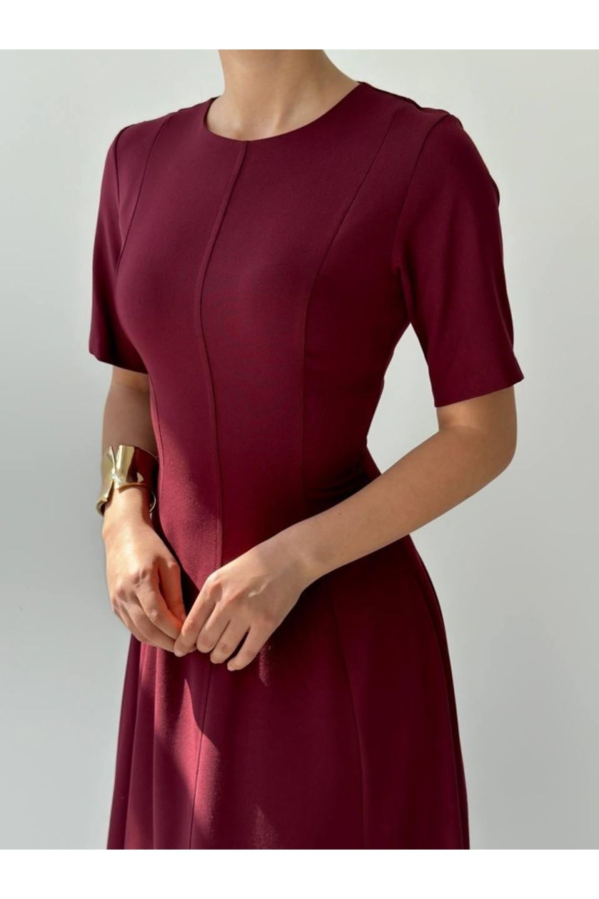 Wera Pliseli Midi Elbise