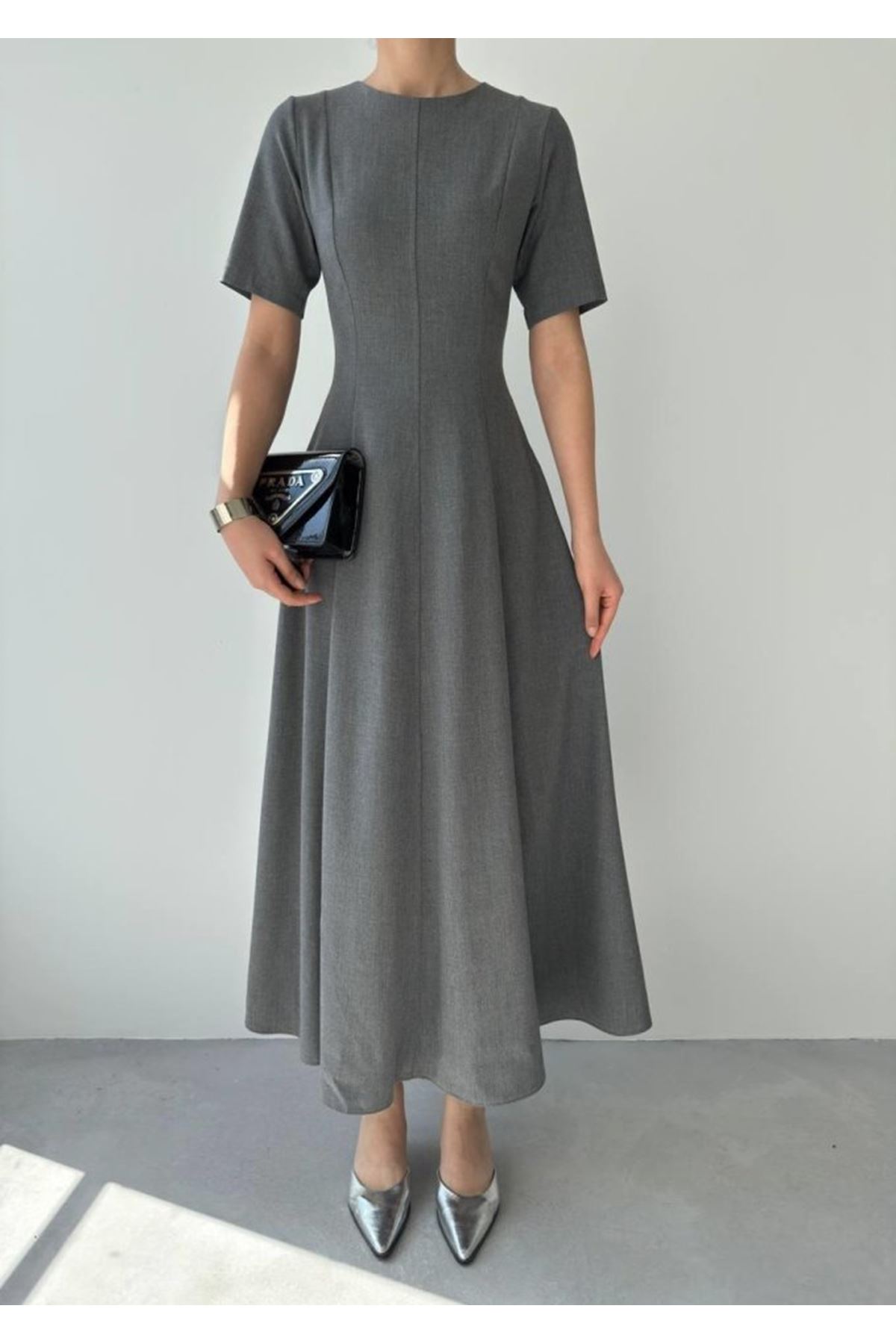 Wera Pliseli Midi Elbise