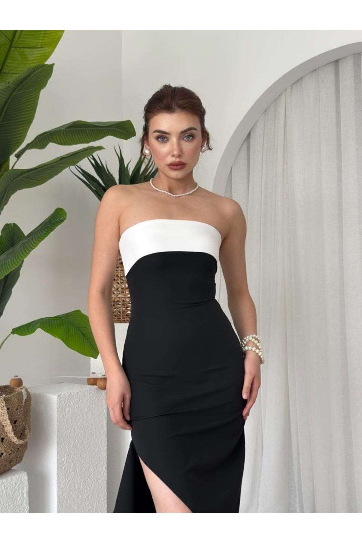 Terk Yırtmaç Detaylı Elbise