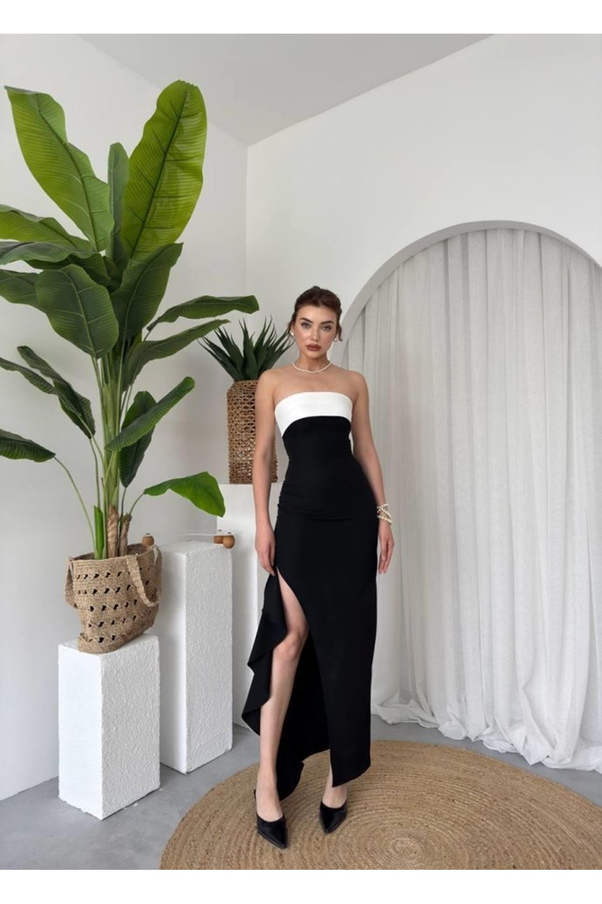 Terk Yırtmaç Detaylı Elbise