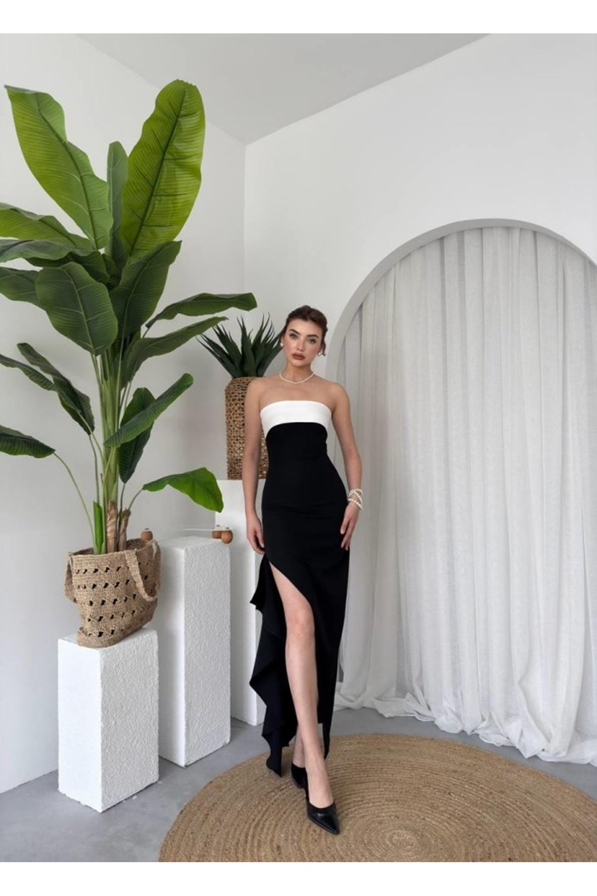 Terk Yırtmaç Detaylı Elbise