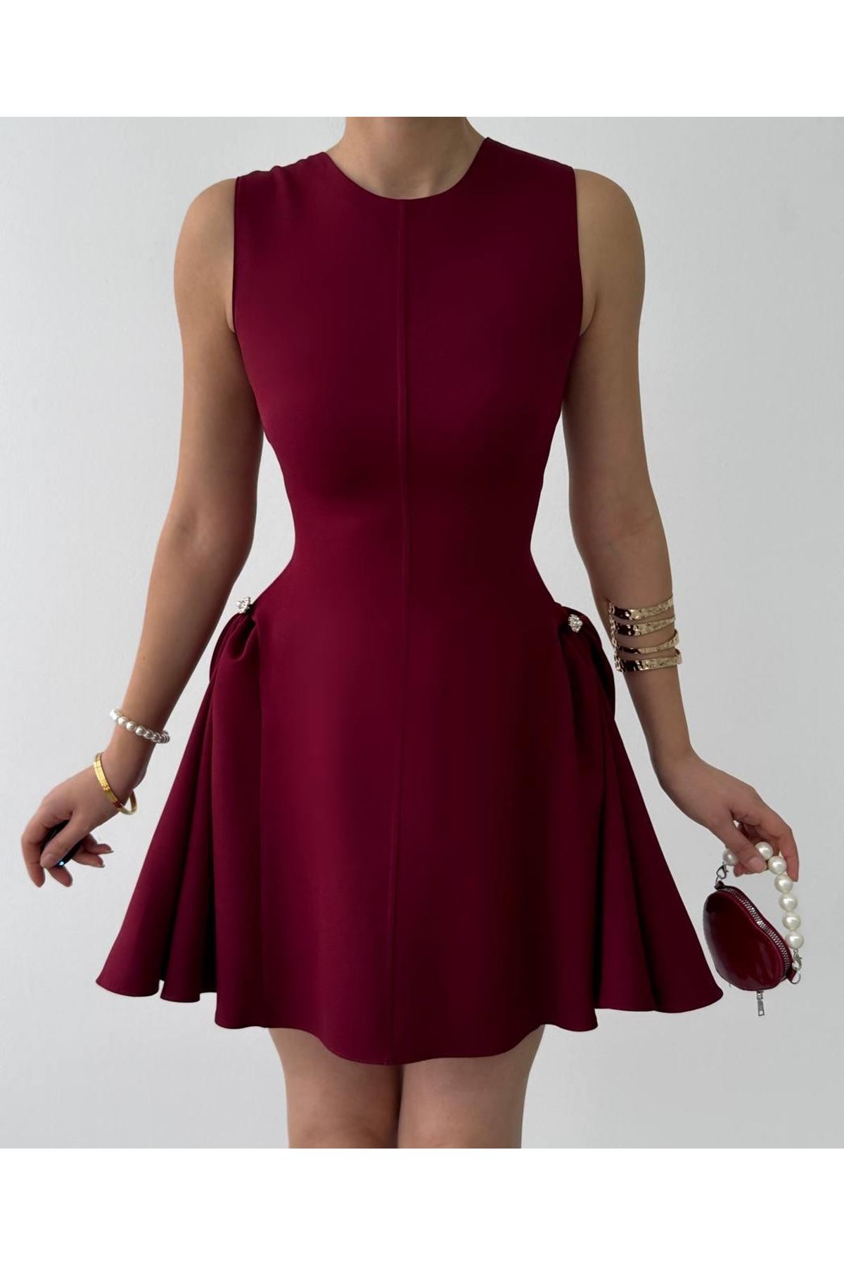 More İnci Detaylı Elbise