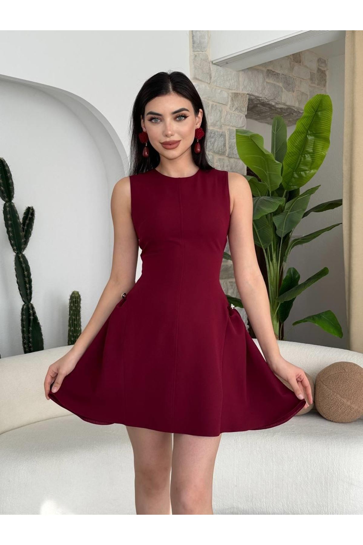 More İnci Detaylı Elbise