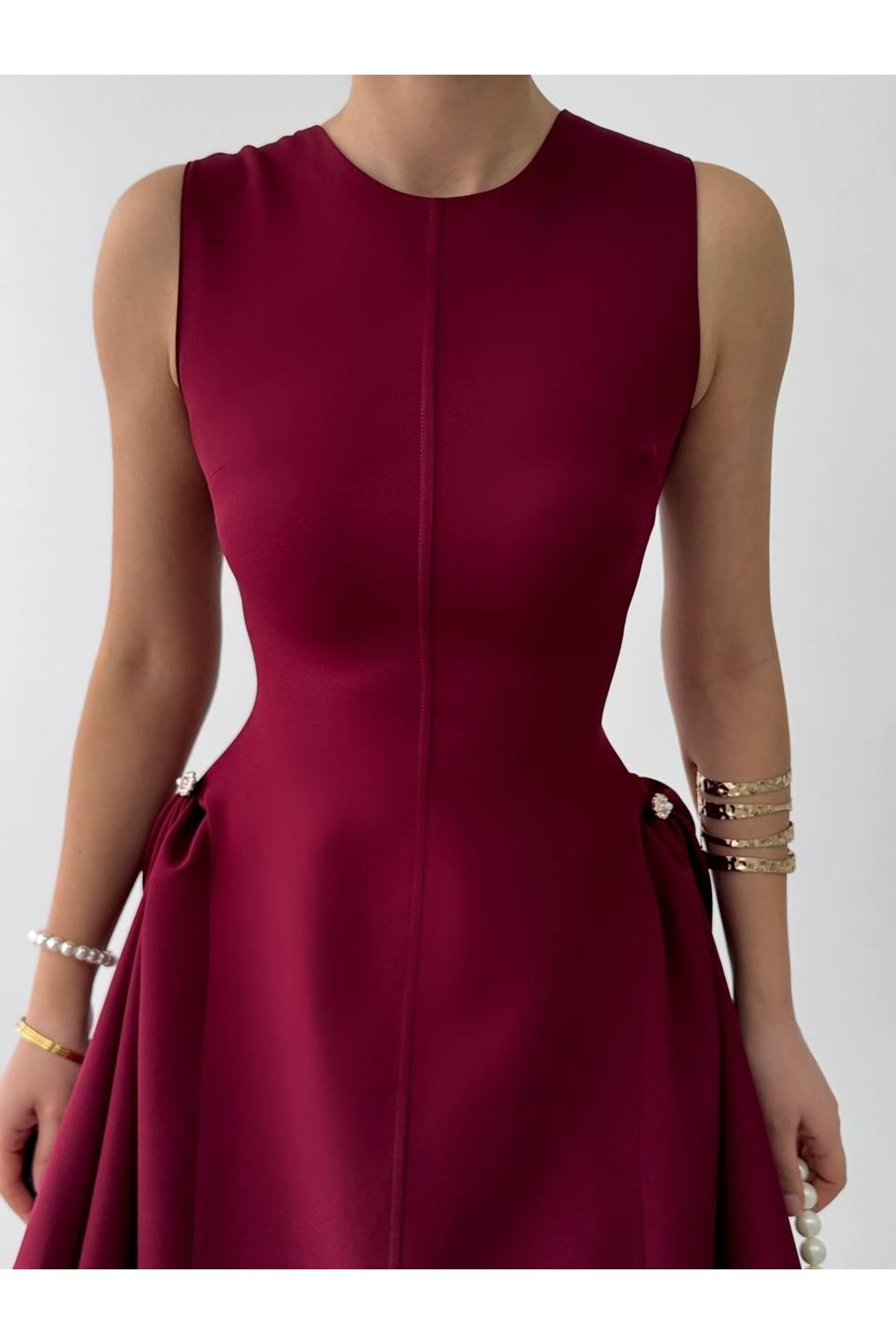 More İnci Detaylı Elbise