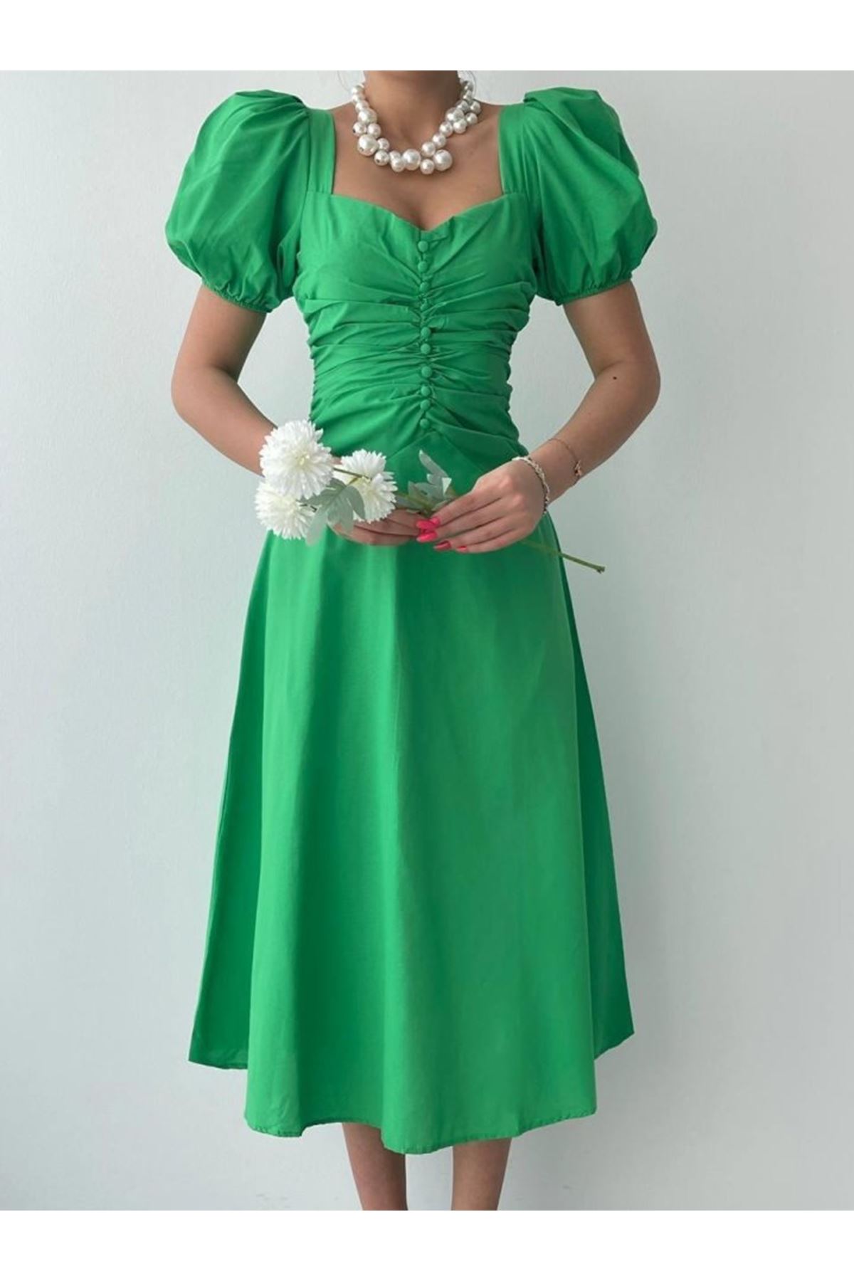 Kare Yaka Düğmeli Elbise