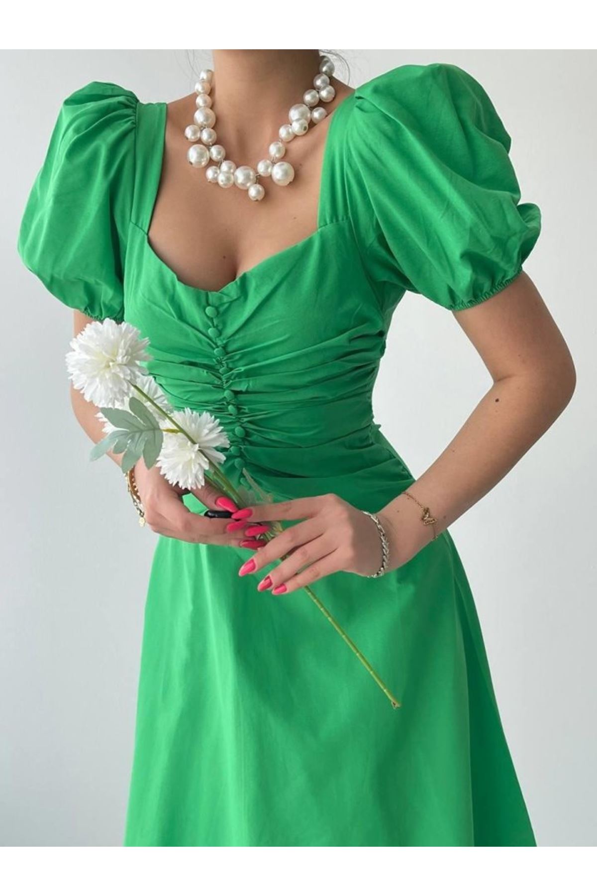 Kare Yaka Düğmeli Elbise