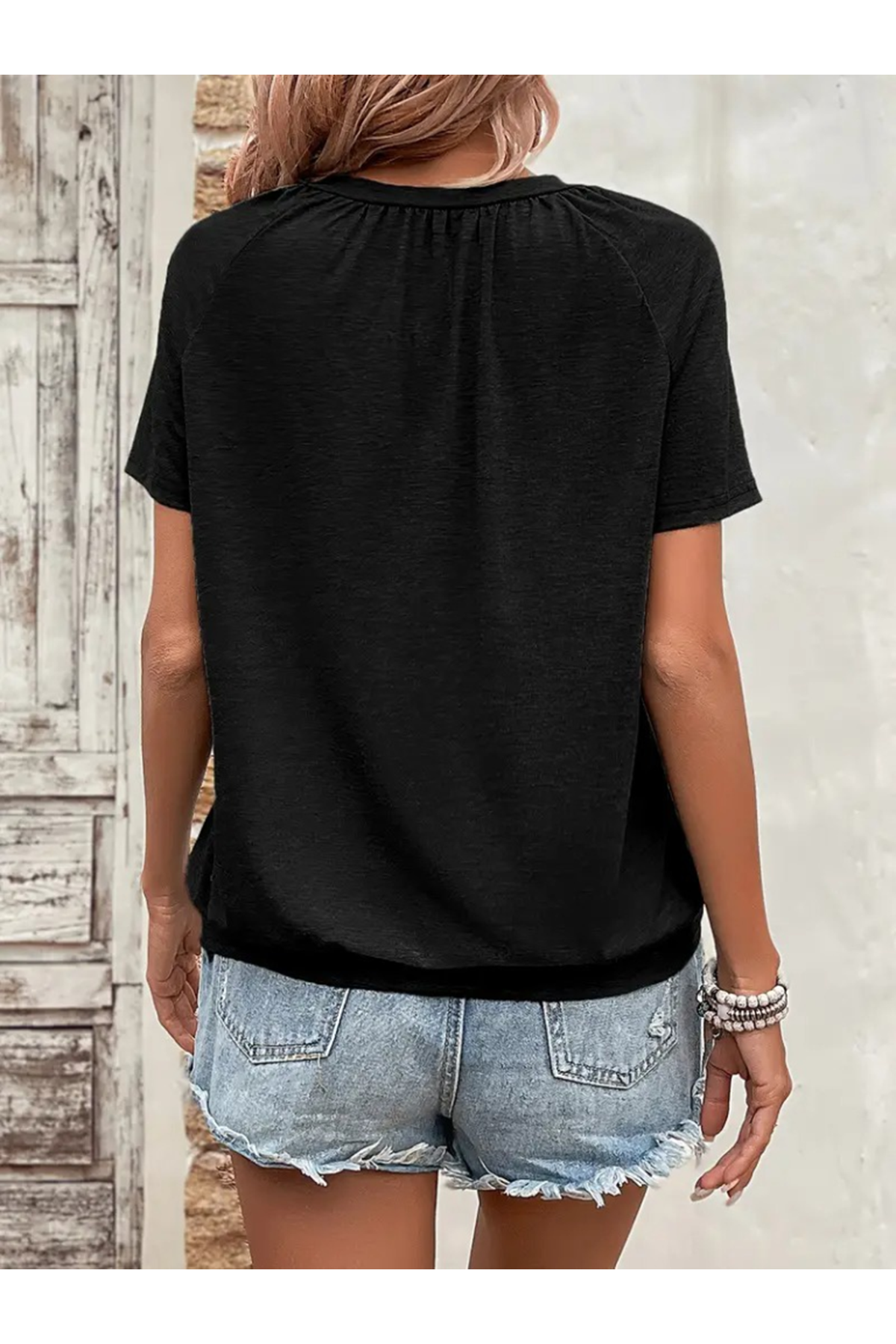 Kadın Kısa Kollu V Yakalı Büzgü Detaylı Viskon Bluz