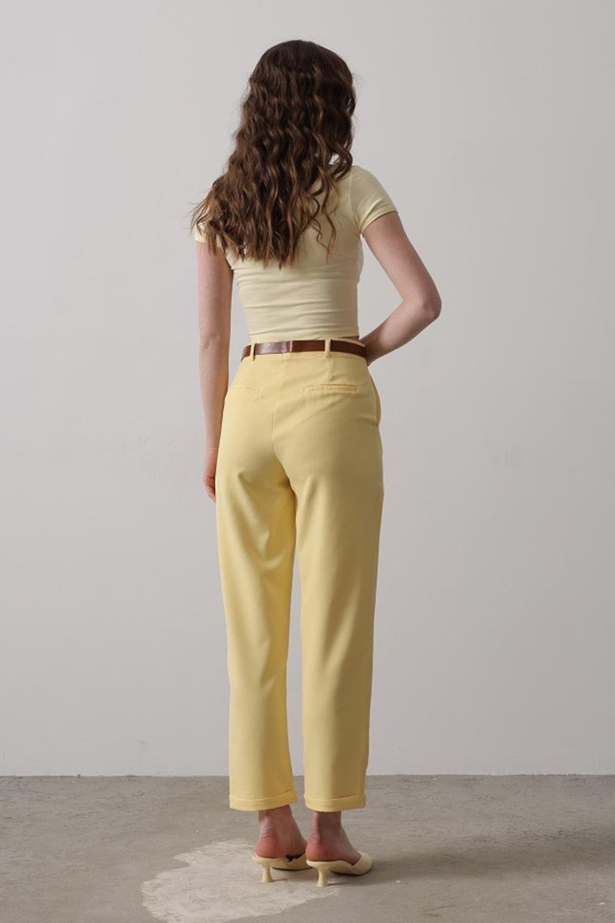 Kemerli Havuç Pantolon - Sarı