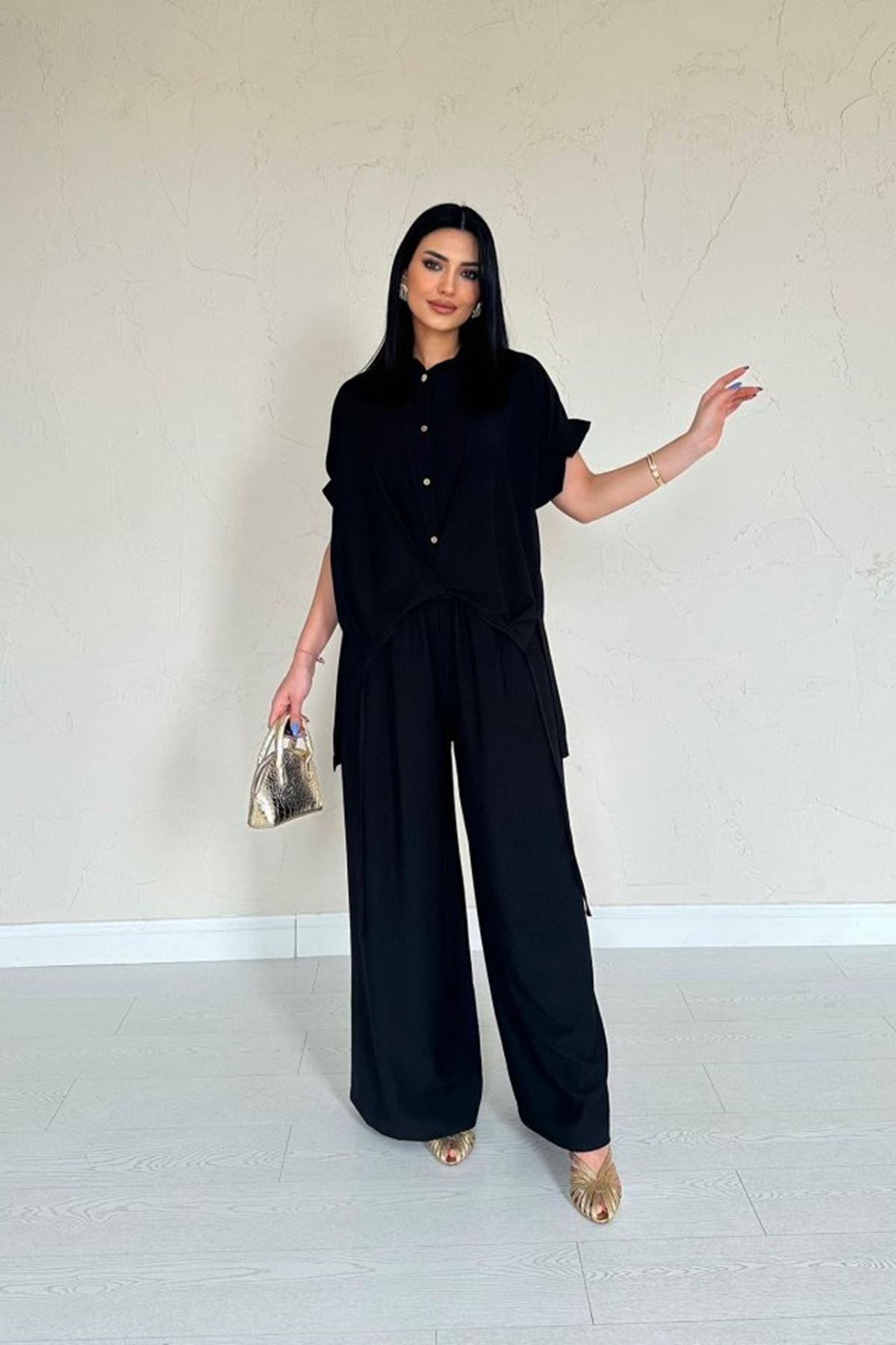 Siyah Önü Pileli İkili Keten Takım