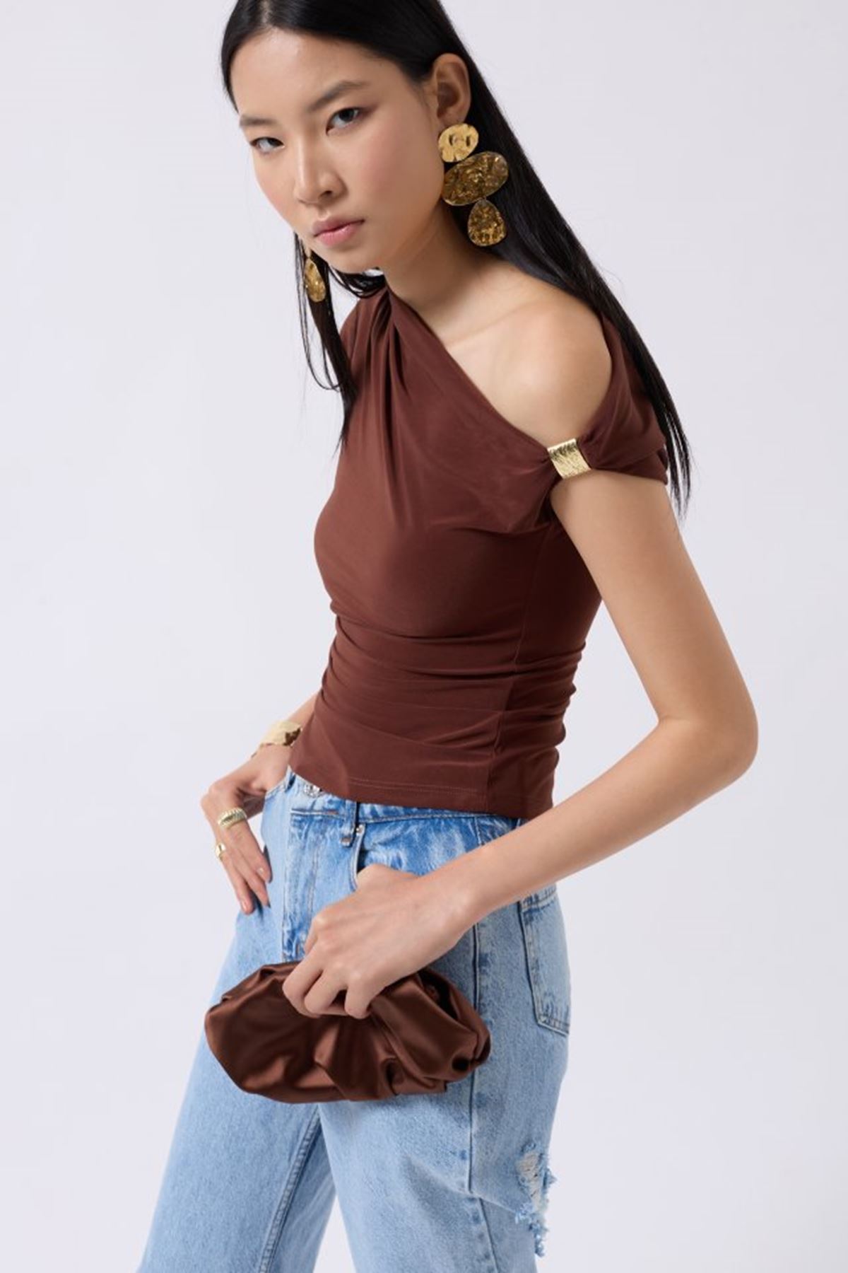 Aksesuar Detay Cutout Bluz