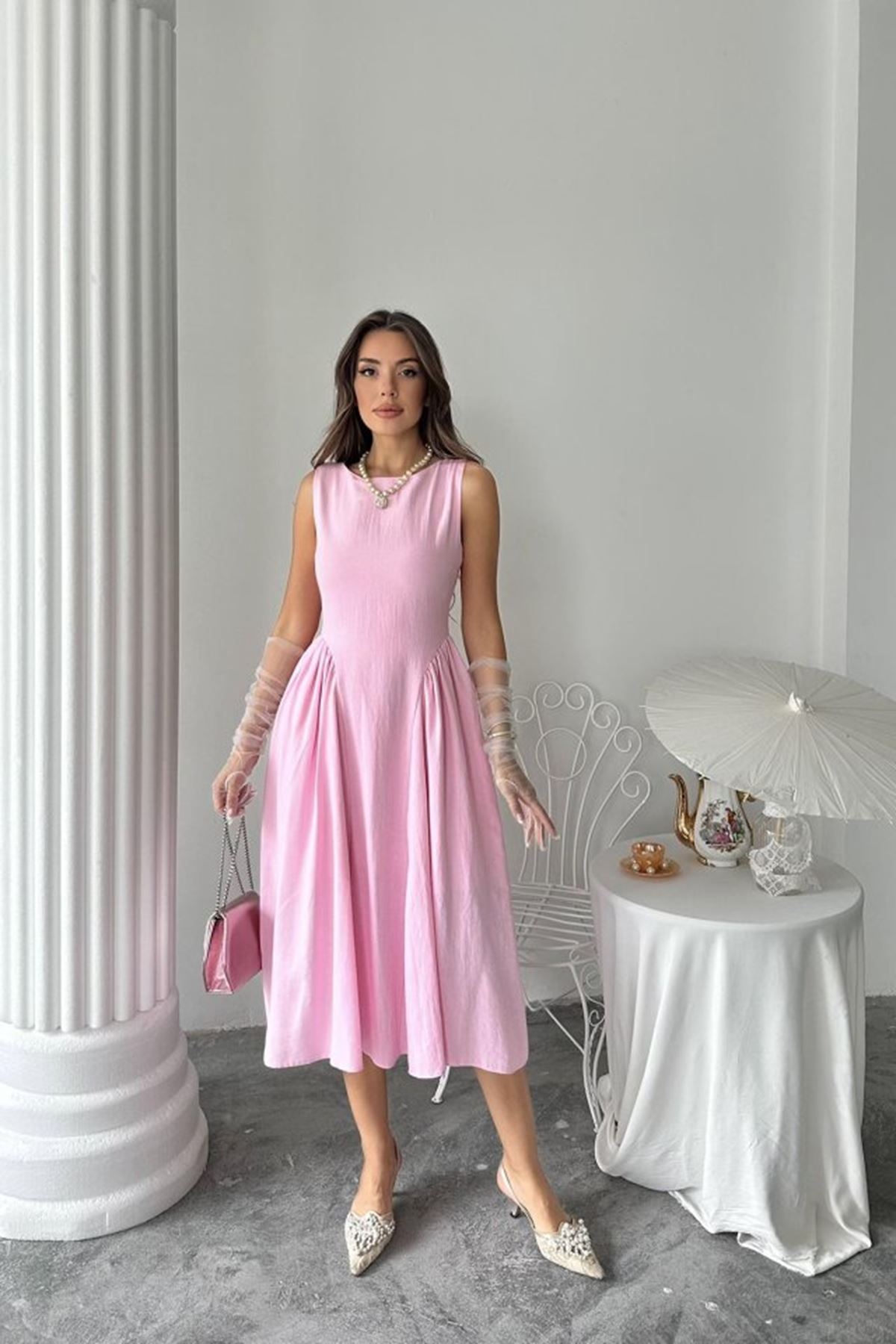 Pembe Yanları Büzgülü Midi Boy Keten Elbise