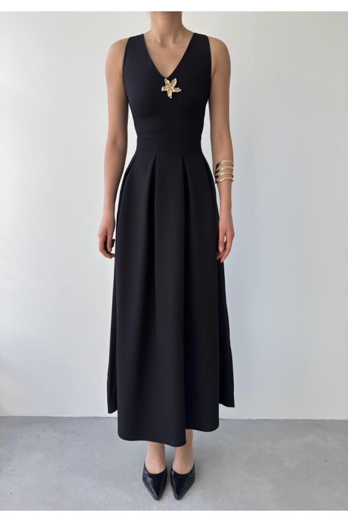 Late Yıldız Detaylı Elbise