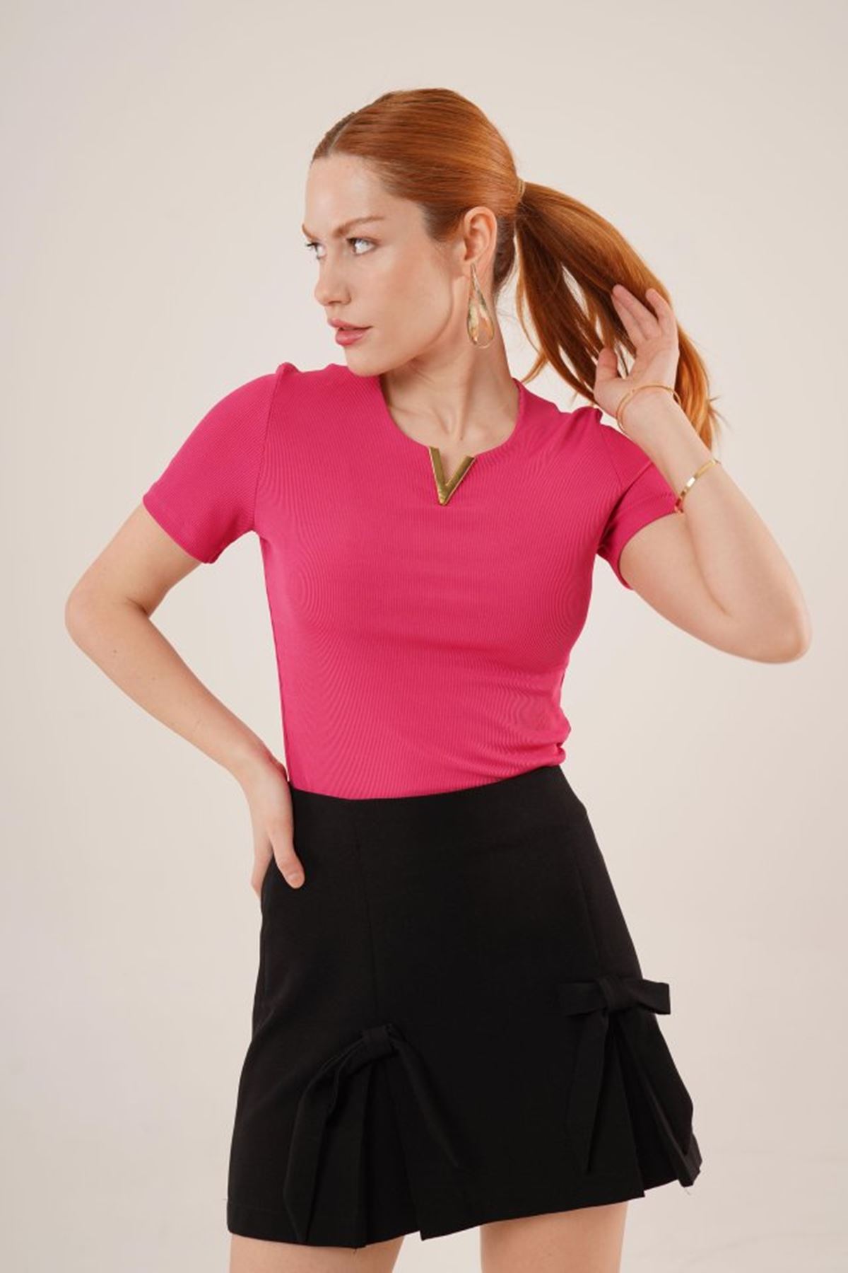 Kısa Kollu Yaka Detaylı Kaşkorse Fuşya Bluz
