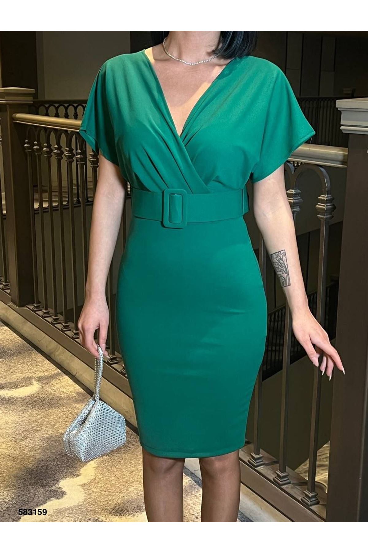 Kadın Dalgıç Krep V Yaka Ve Sırt Dekolte Detaylı Elbise