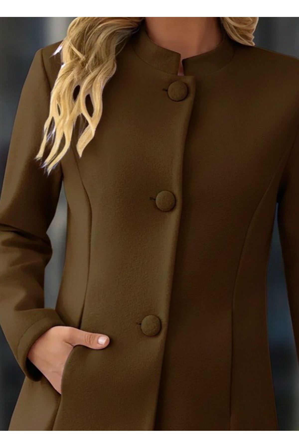 Kadın Uzun Kollu Hakim Yakalı önden Düğmeli Cep Detaylı Kısa Taba Kaşe Kaban