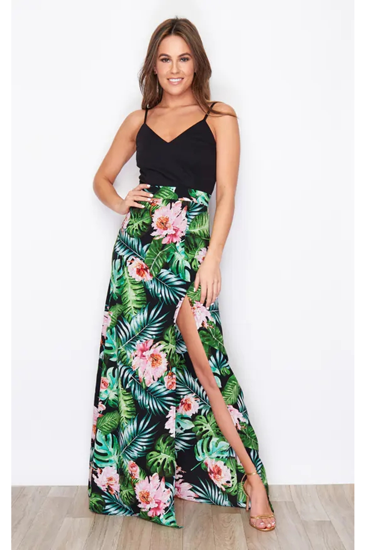 Kadın Askılı V Yaka Eteği Dijital Baskılı çiçek Desenli Yırtmaçlı Mikro Kumaş Elbise