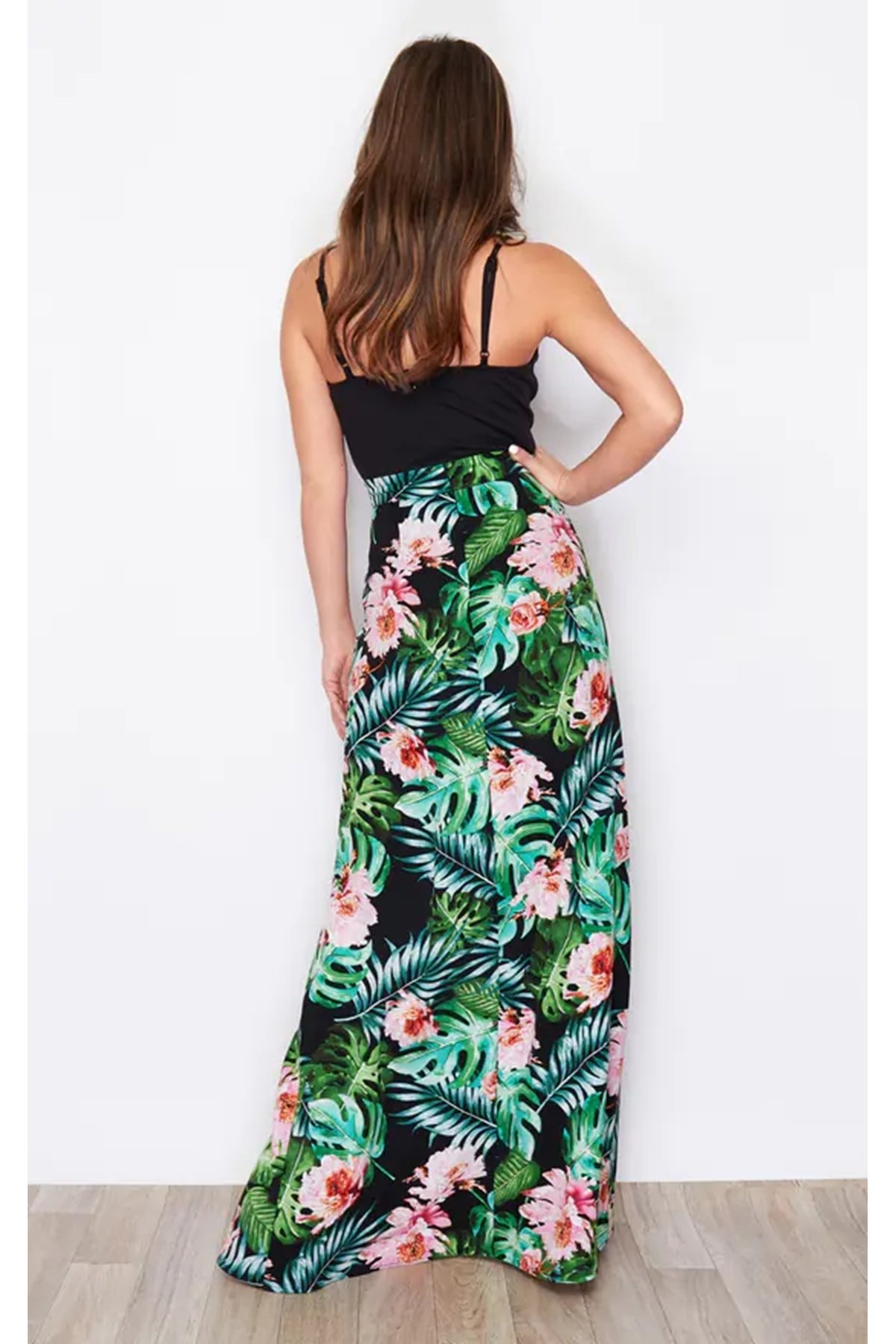 Kadın Askılı V Yaka Eteği Dijital Baskılı çiçek Desenli Yırtmaçlı Mikro Kumaş Elbise