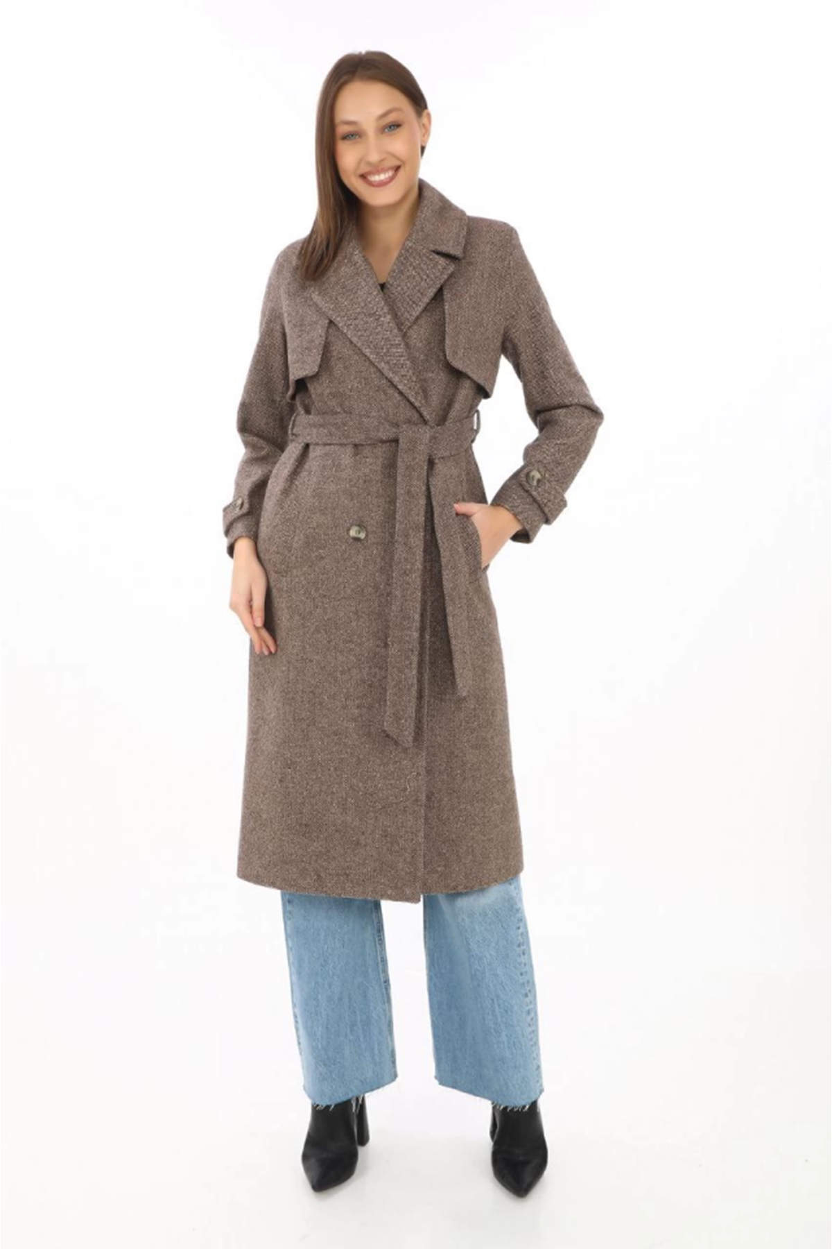 Balık Sırtı Yünlü Dokuma Kaşe Kaban – Kruvaze Yaka, Kuşaklı, Cepli, Astarlı Uzun Boy Tesettür Şık Kışlık Kaşe Kaban Modeli - Vizon