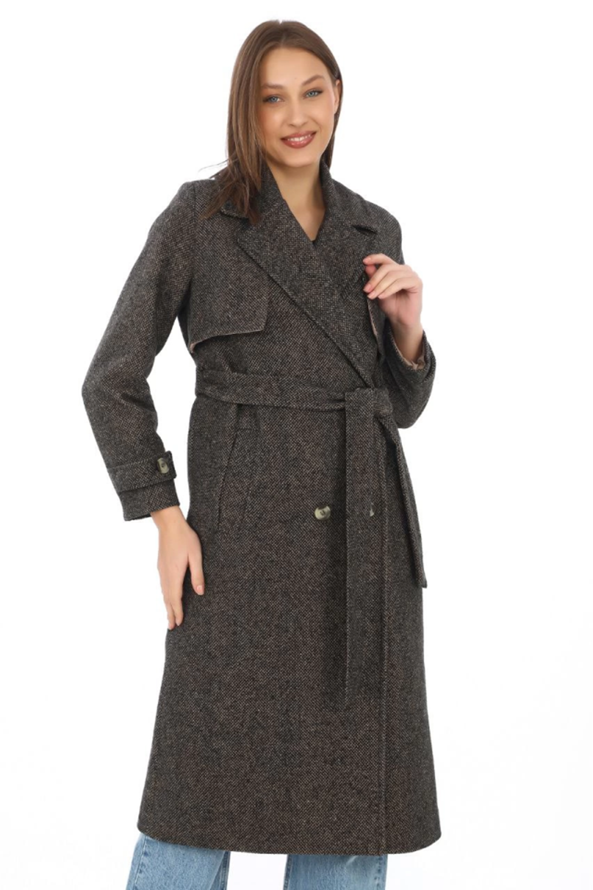 Balık Sırtı Yünlü Dokuma Kaşe Kaban – Kruvaze Yaka, Kuşaklı, Cepli, Astarlı Uzun Boy Tesettür Şık Kışlık Kaşe Kaban Modeli - Kahverengi