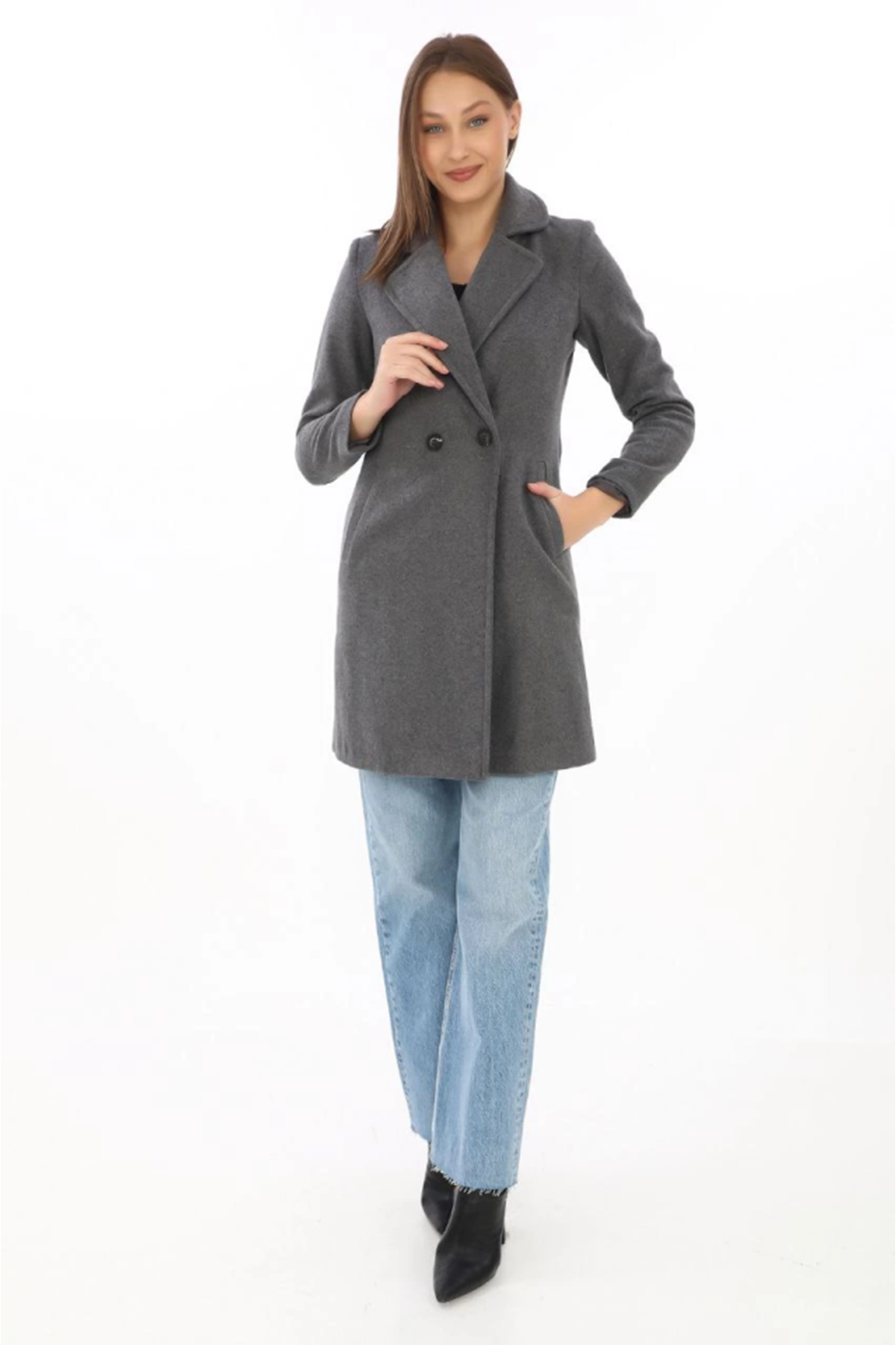 Kaşe Kaban – Siyah Yünlü Dokuma, Kruvaze Yaka, Astarlı, Cepli, Kuşaklı Uzun Boy Tesettür Uyumlu Kışlık Şık Kaban - Füme