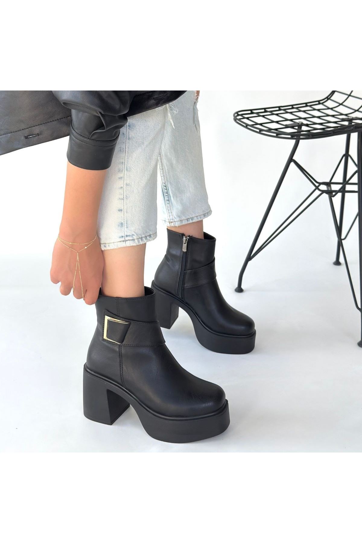 Lonji Siyah Cilt Topuklu Bot