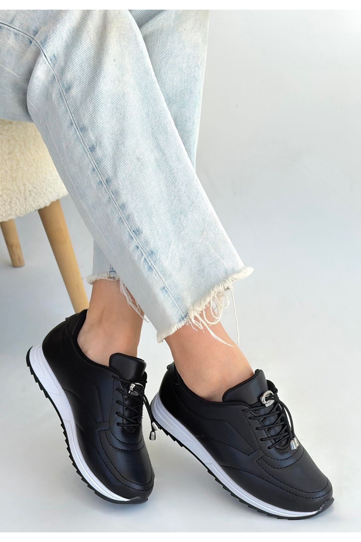 Finna Siyah Cilt Bağcıklı Spor Ayakkabı