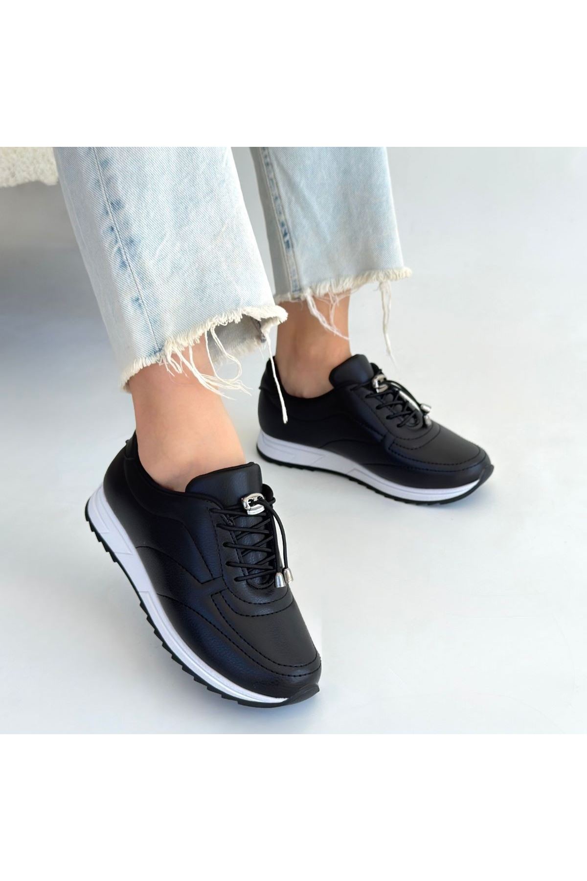 Finna Siyah Cilt Bağcıklı Spor Ayakkabı