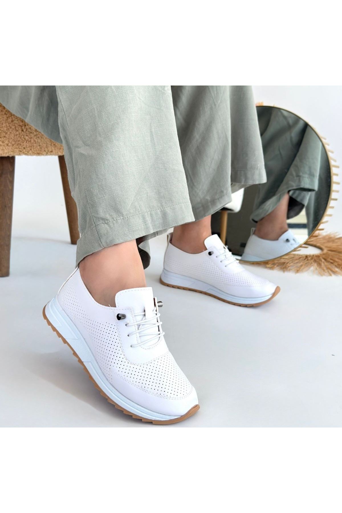 Tone Beyaz Cilt Bağcıklı Spor Ayakkabı