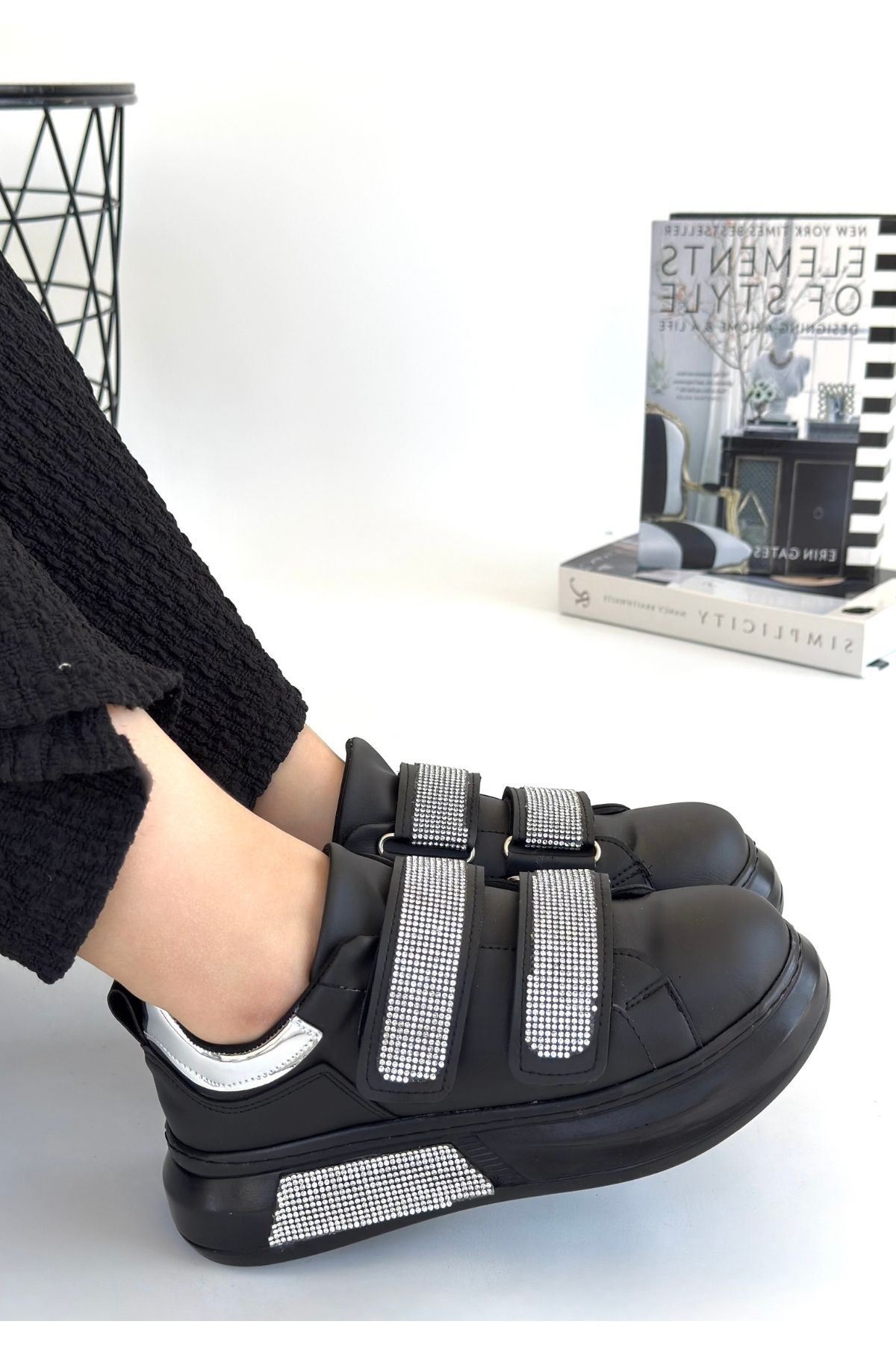 Nino Siyah Cilt Cırt Cırtlı Spor Ayakkabı