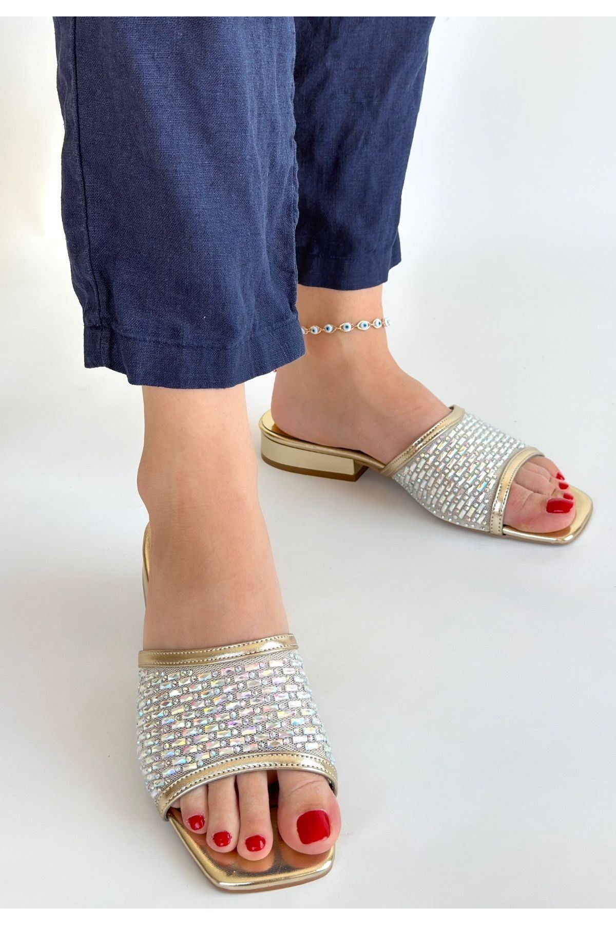 Ortu Gold Cilt İşlemeli Terlik