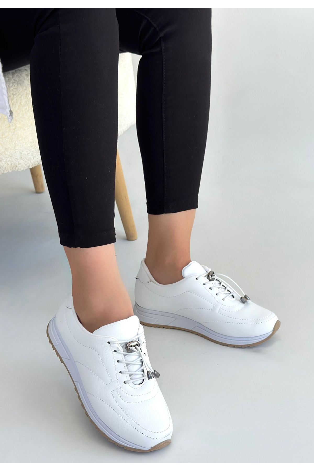 Finna Beyaz Cilt Bağcıklı Spor Ayakkabı