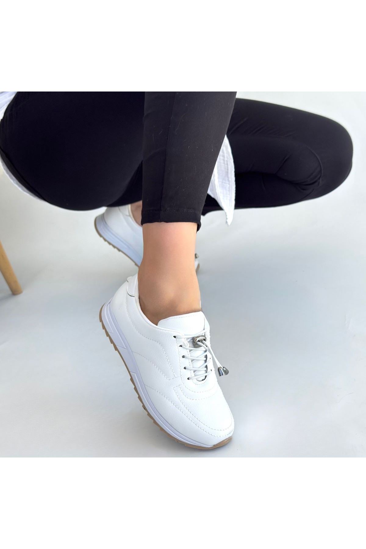 Finna Beyaz Cilt Bağcıklı Spor Ayakkabı