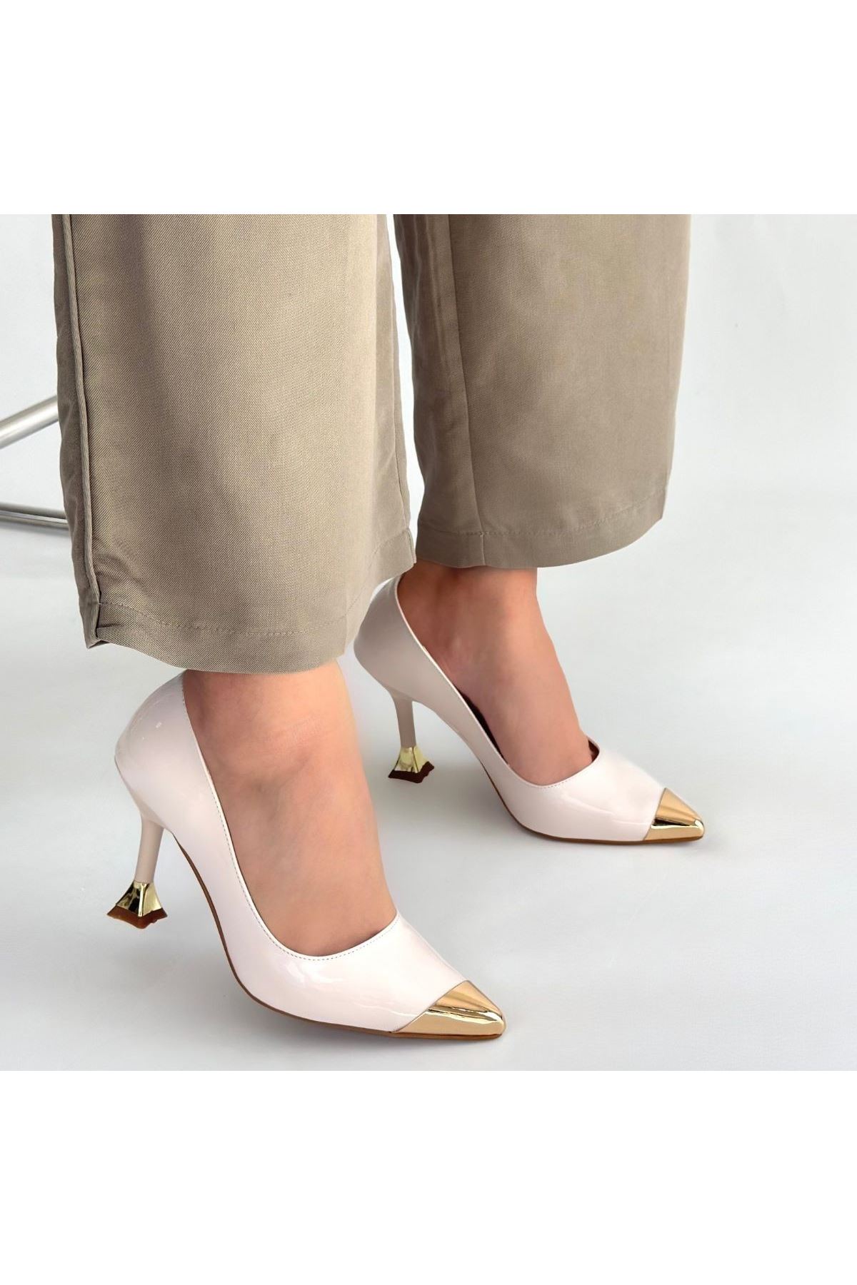 Artem Bej Rugan Topuklu Ayakkabı