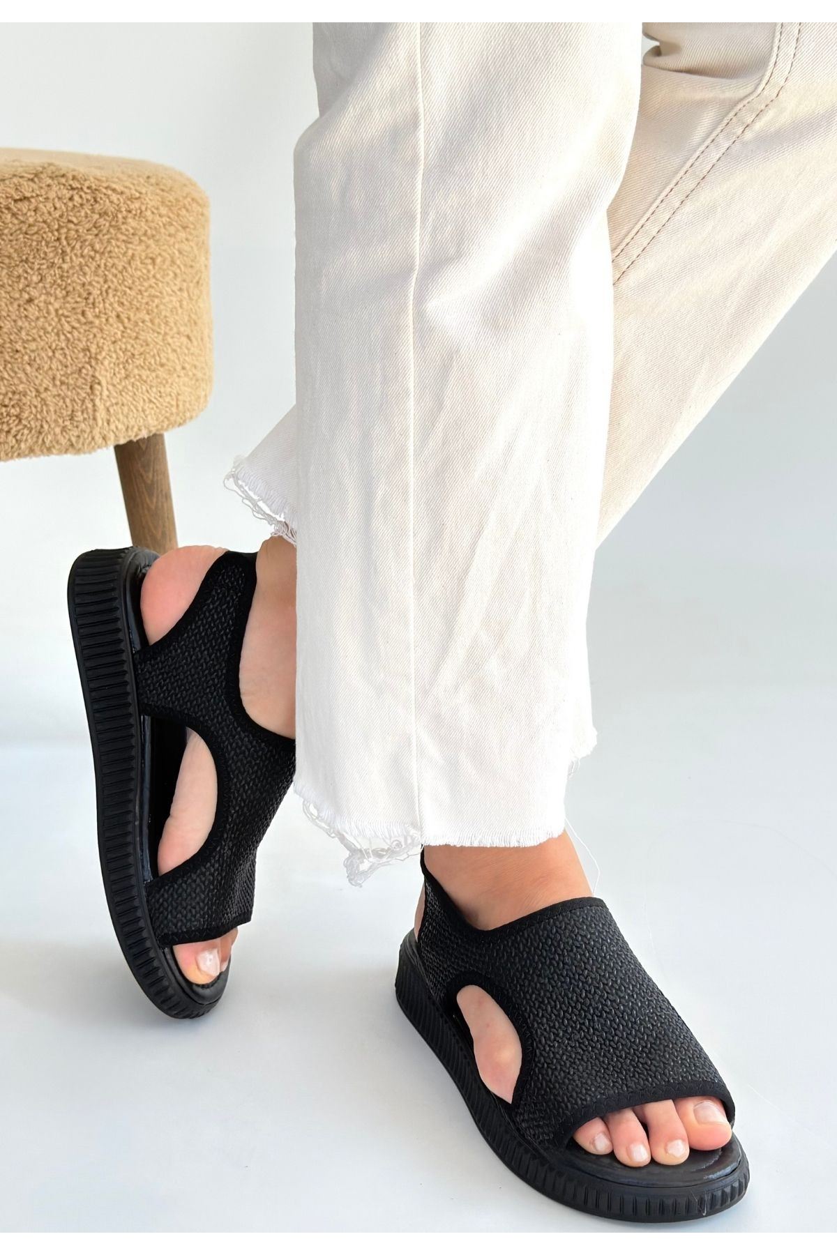 Wayi Siyah Hasır Cilt Sandalet