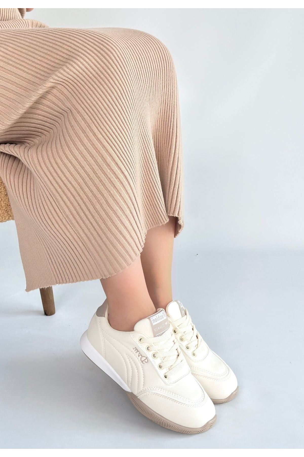 Tawen Bej Cilt Bağcıklı Spor Ayakkabı