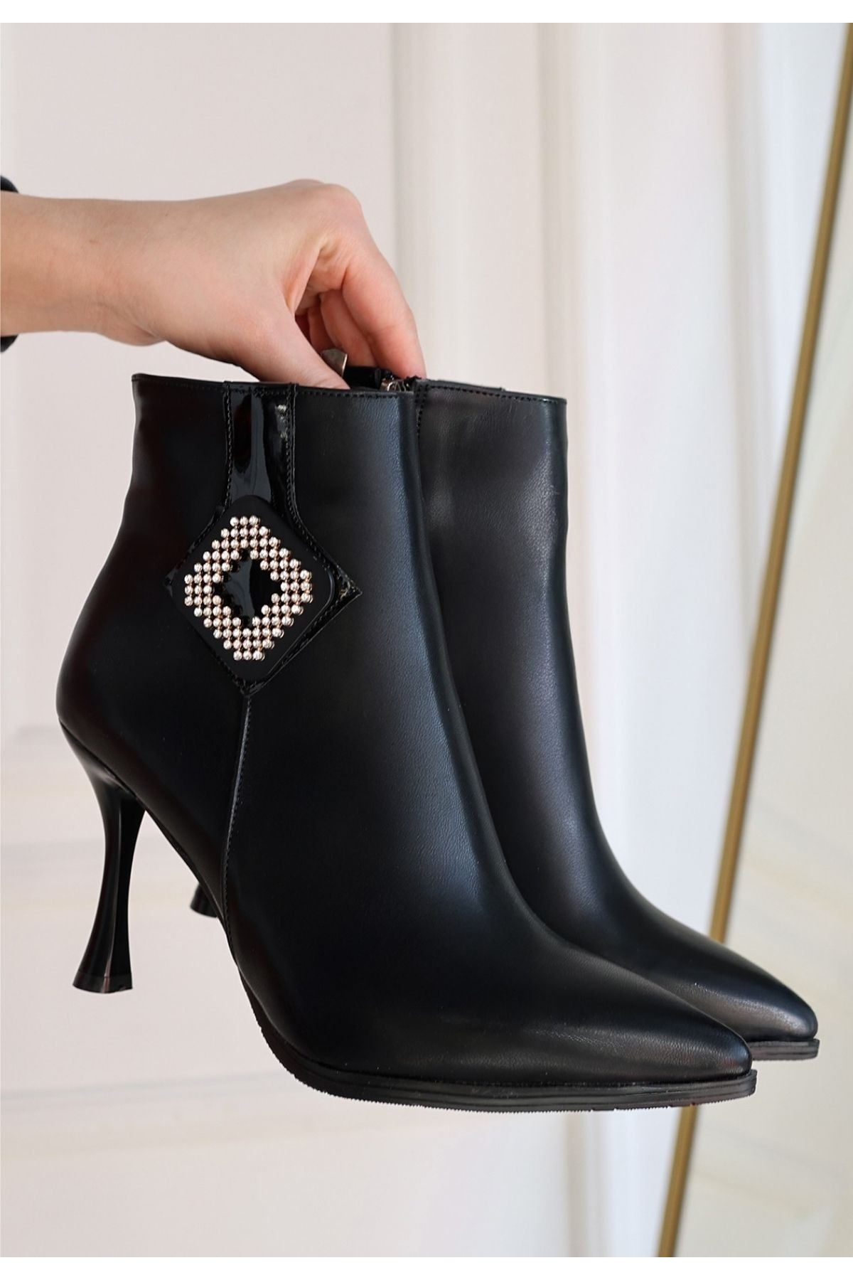 Moose Siyah Cilt Topuklu Bot