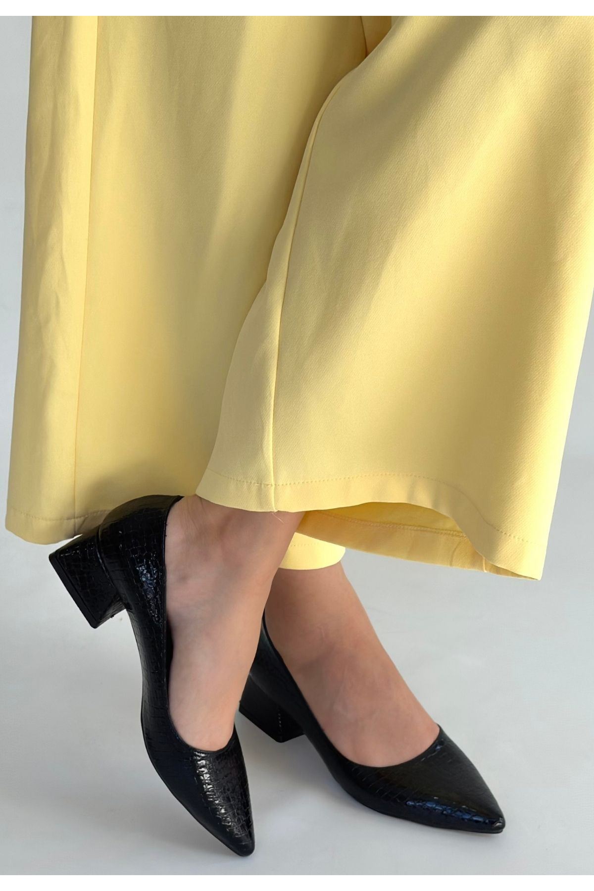 Meort Siyah Rugan Topuklu Ayakkabı