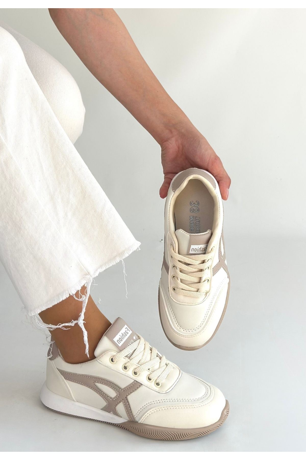 Zlay Bej Cilt Vizon Detaylı Bağcıklı Spor Ayakkabı