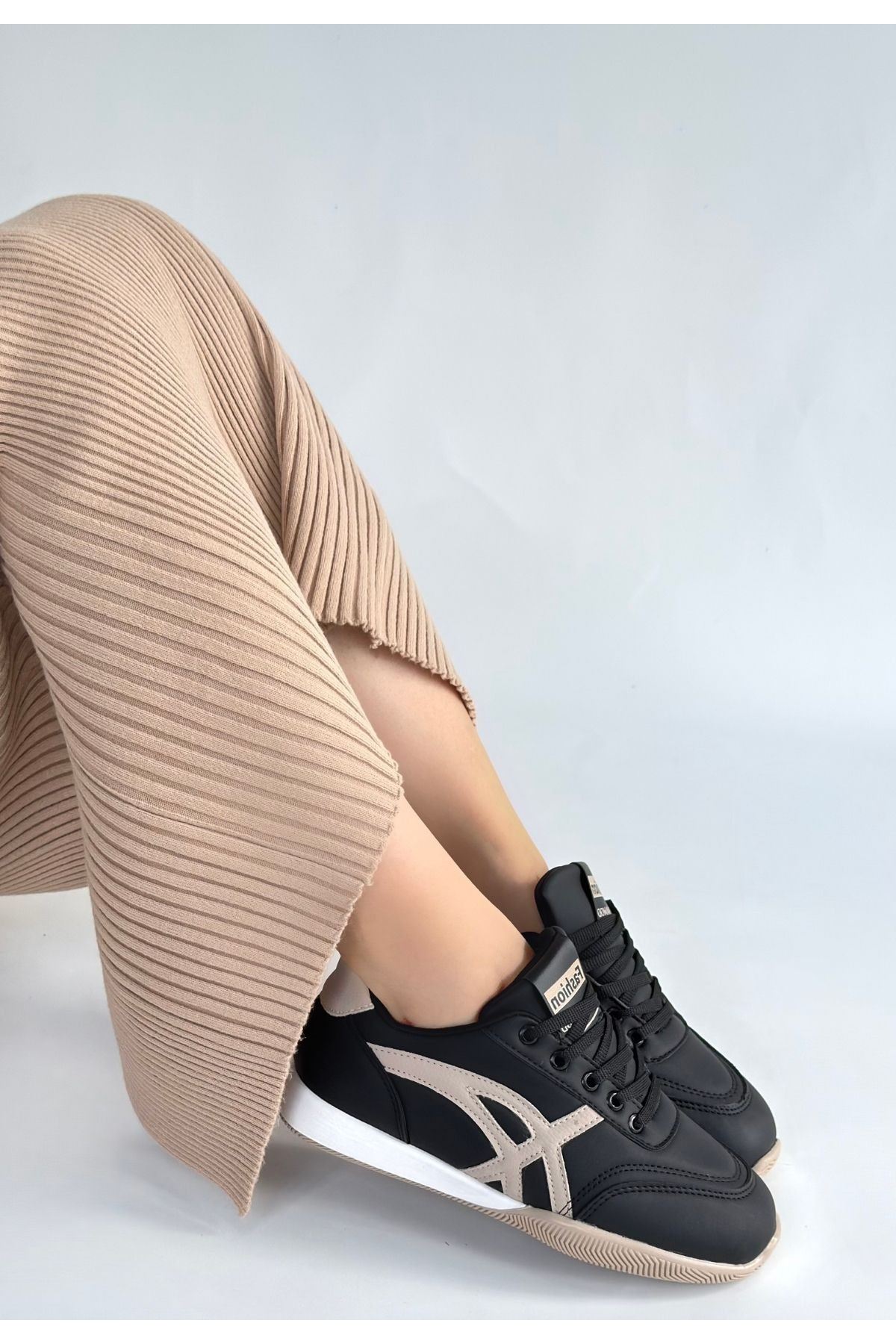 Zlay Siyah Cilt Bej Detaylı Bağcıklı Spor Ayakkabı