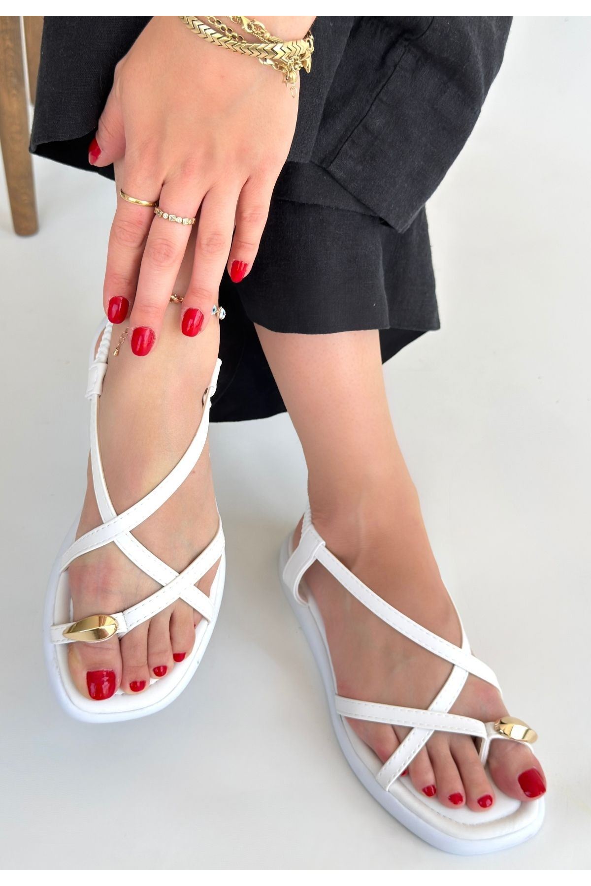 Enjali Beyaz Cilt Sandalet