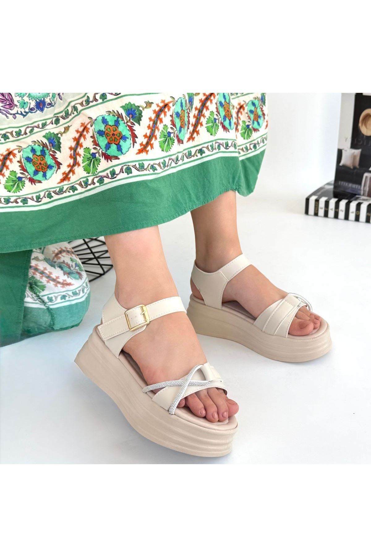 Luno Bej Cilt Kemerli Sandalet